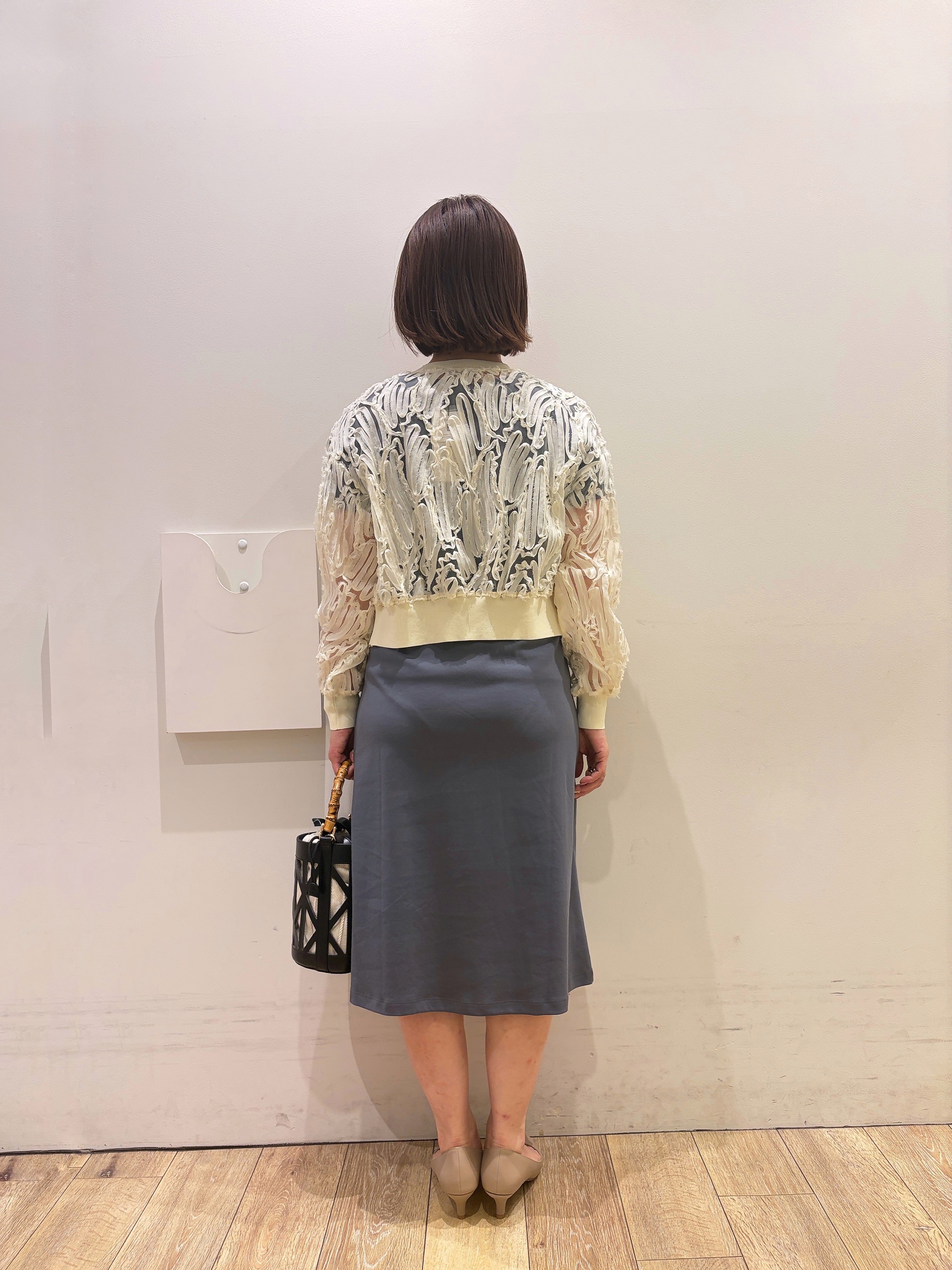 YUKOさんの「index｜シアー幾何刺繍カーディガン【洗濯機OK】」を使ったコーディネート