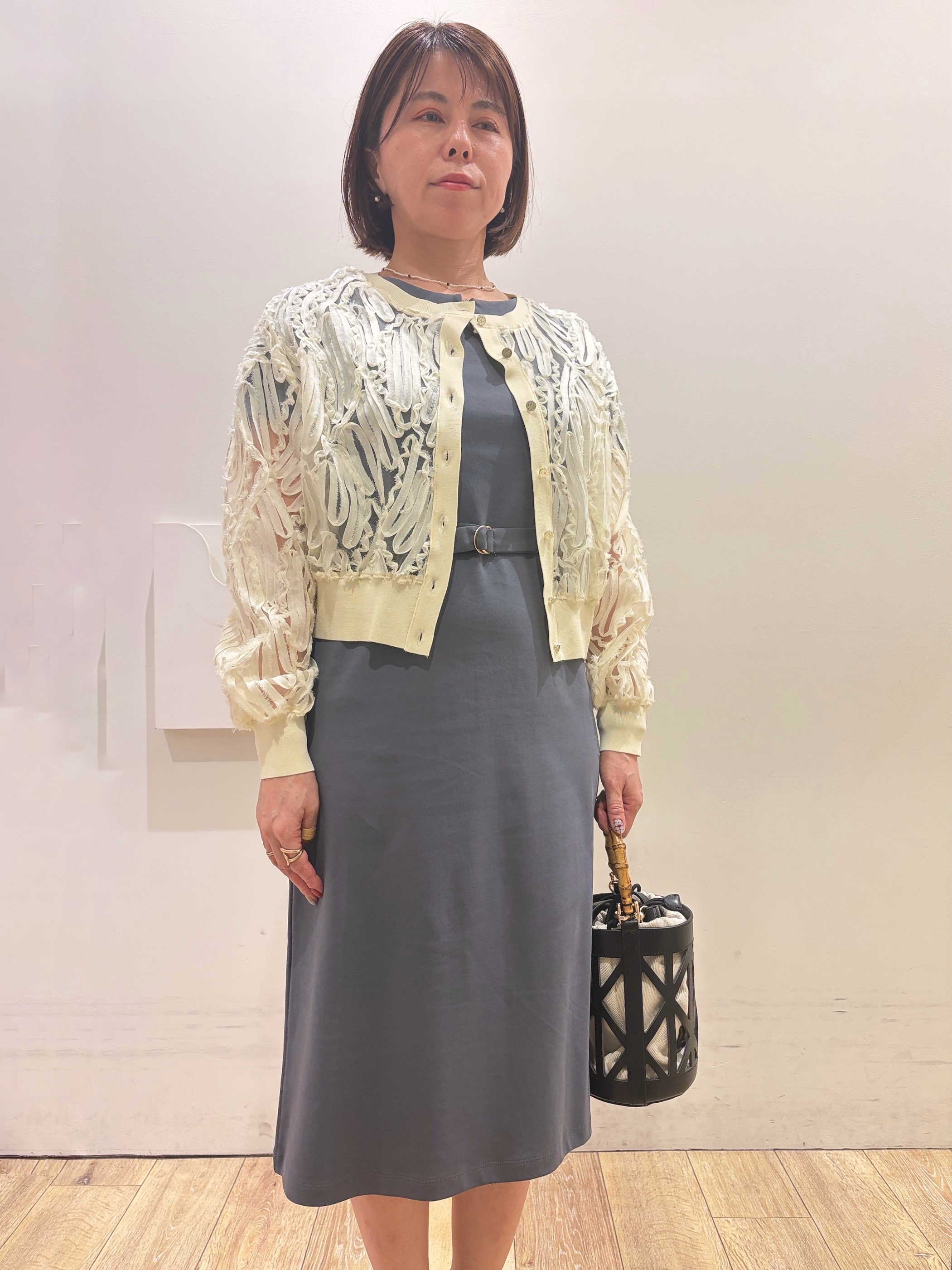 YUKOさんの「index｜シアー幾何刺繍カーディガン【洗濯機OK】」を使ったコーディネート