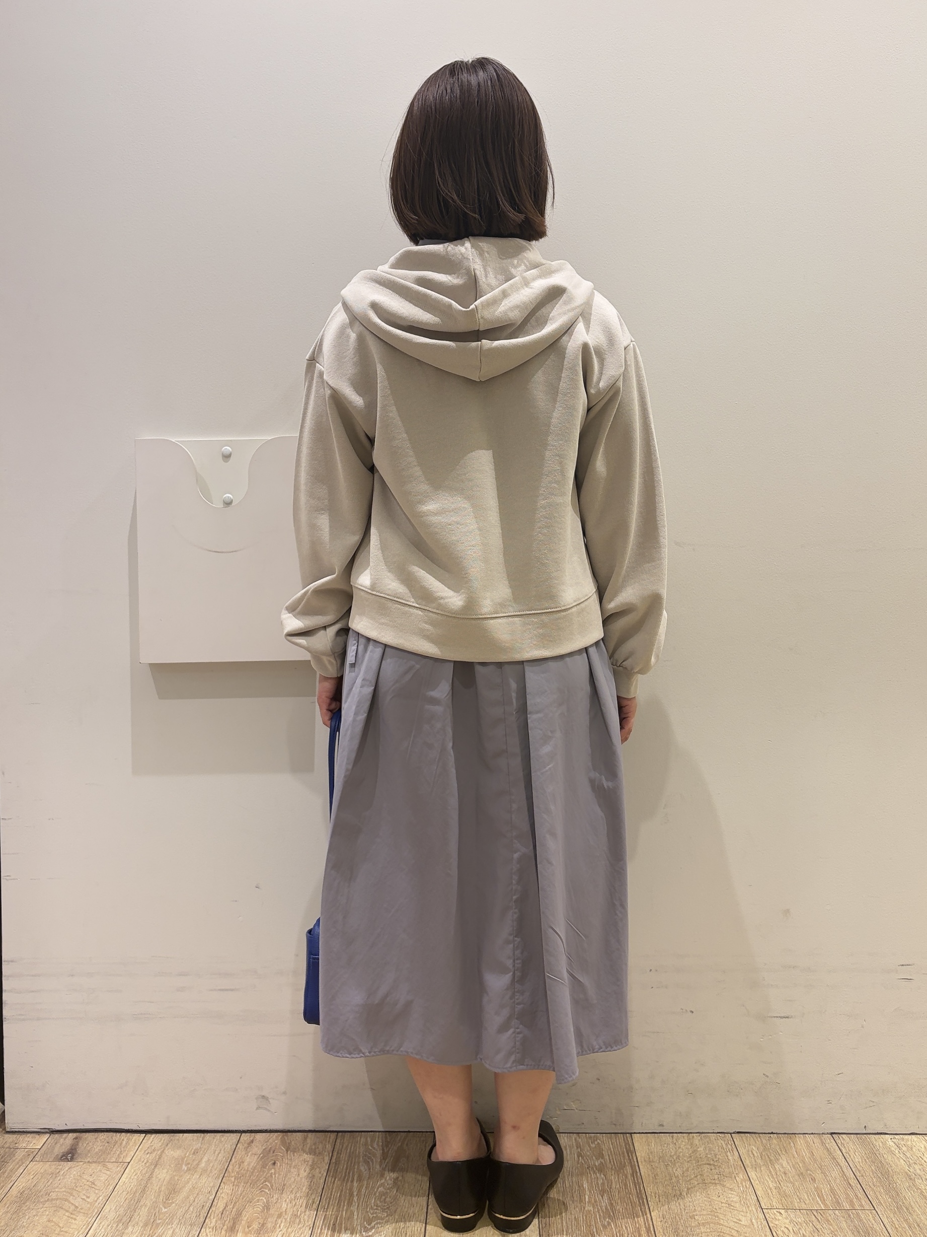 YUKOさんの「index｜ラメ裏毛コンパクトジップパーカー【洗濯機OK】」を使ったコーディネート