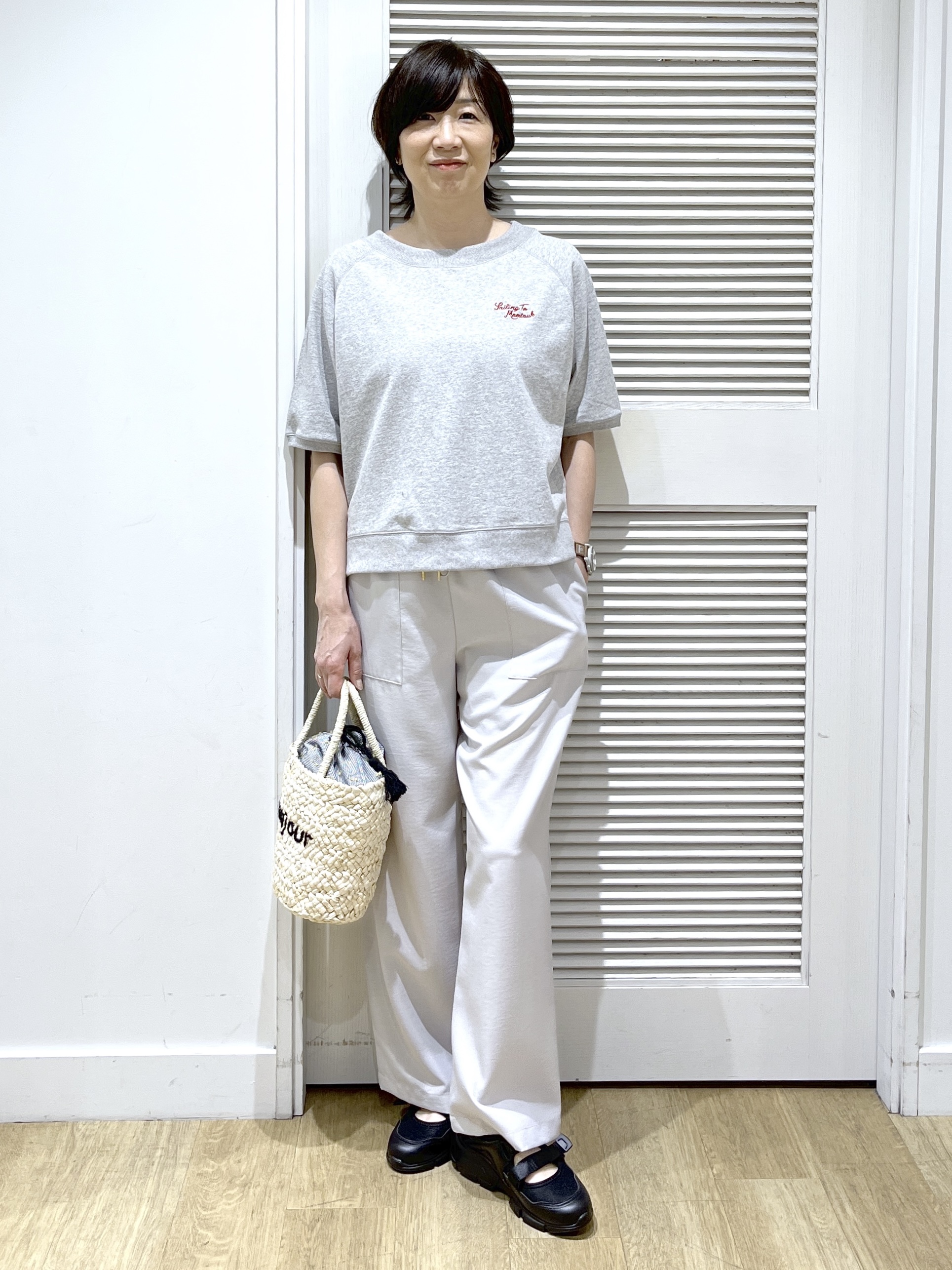 Miyazakiさんの「Dessin｜【洗える】ミニ裏毛刺繍ロゴプルオーバー」を使ったコーディネート