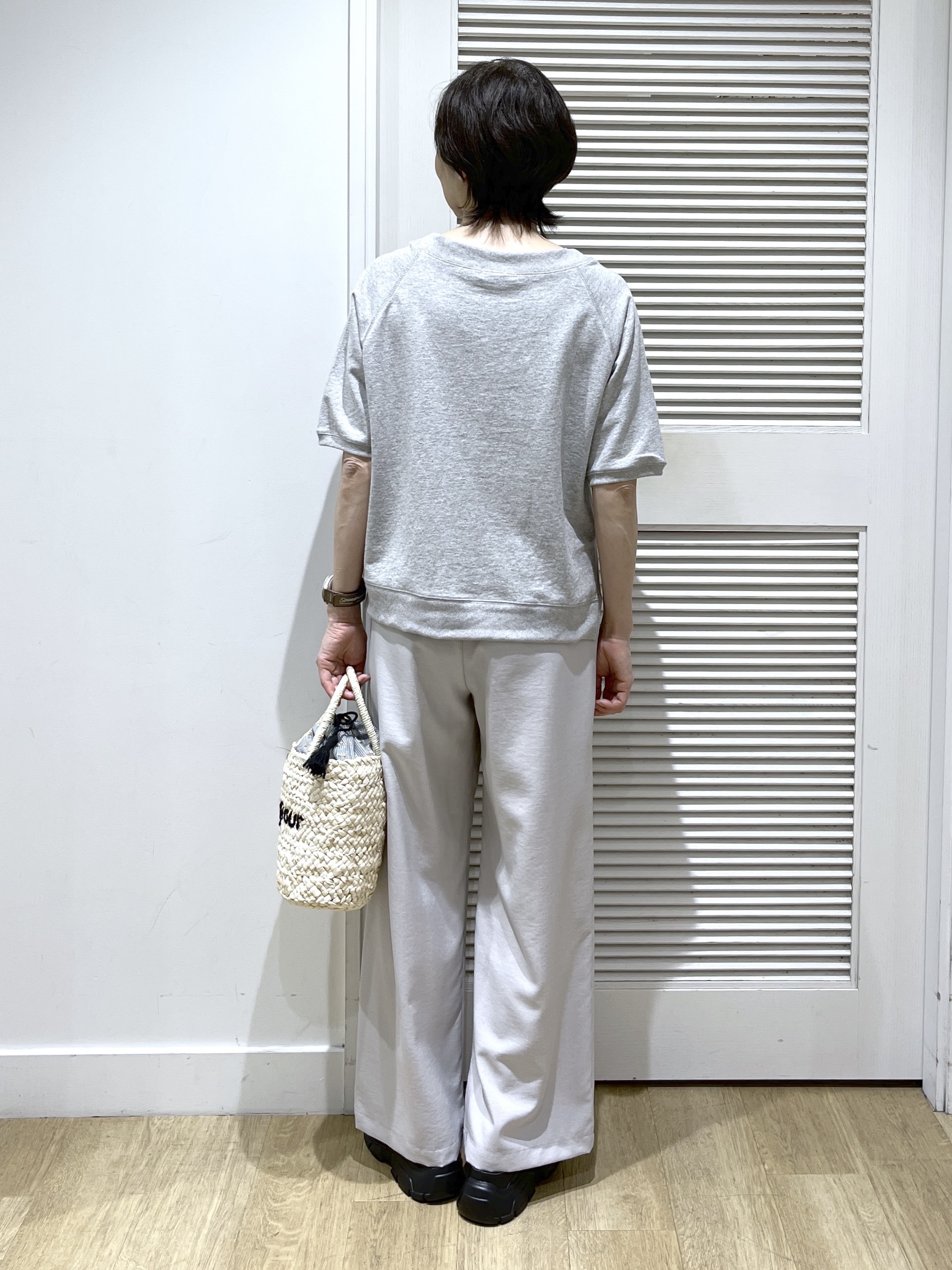 Miyazakiさんの「Dessin｜【洗える】ミニ裏毛刺繍ロゴプルオーバー」を使ったコーディネート