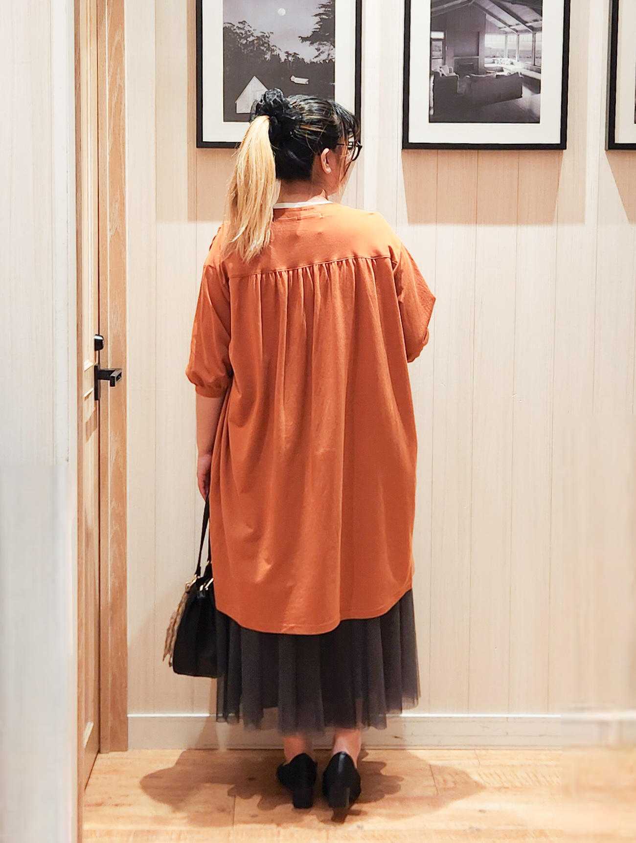 れーやんさんの「SHOO･LA･RUE｜【洗濯機可/S-LL】1枚でも羽織でも キーネックシャツワンピース」を使ったコーディネート