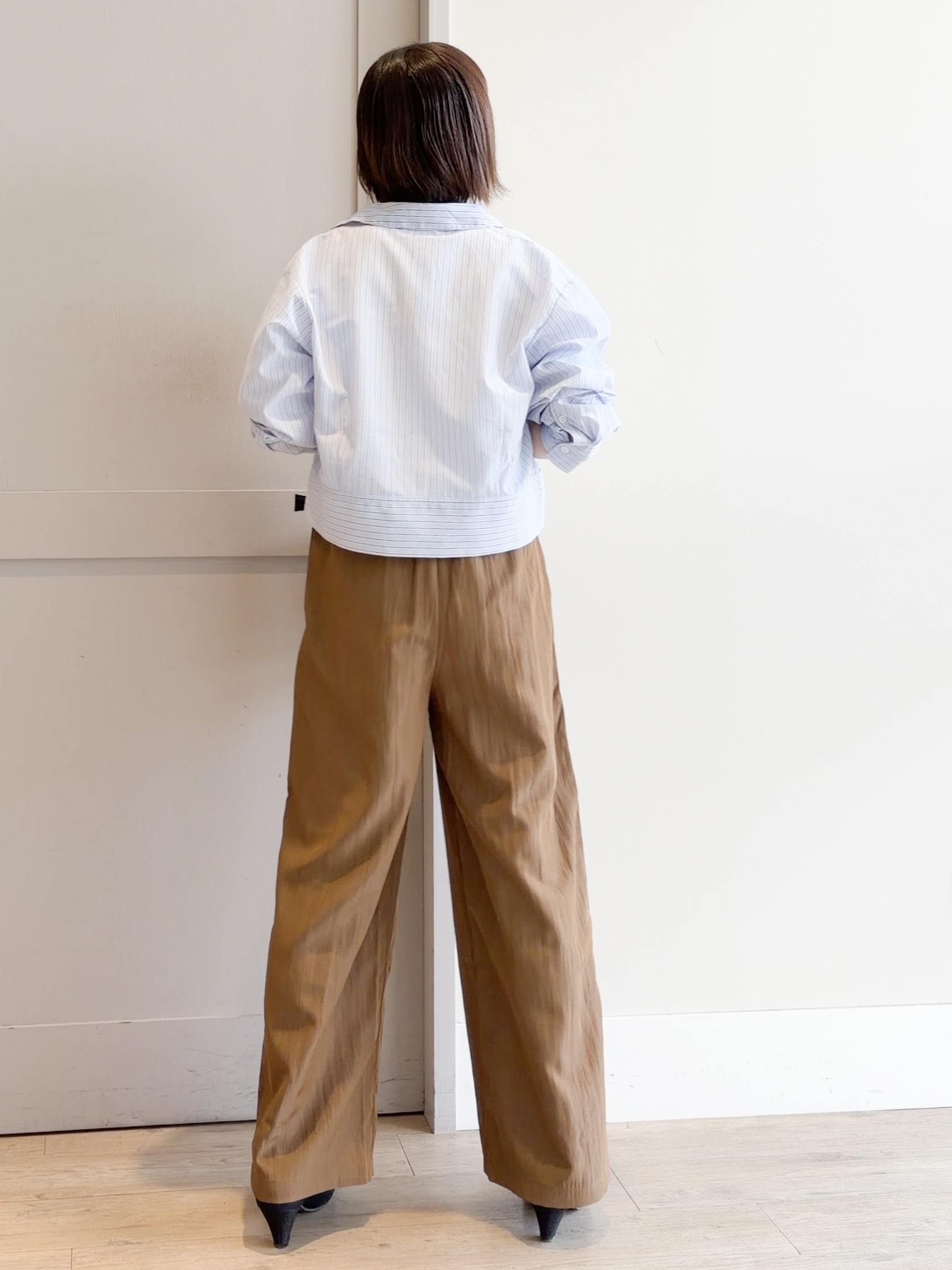 yamakoさんの「grove｜【貴島明日香さん着用／イージーケア／接触冷感】麻混クロップドシャツ」を使ったコーディネート