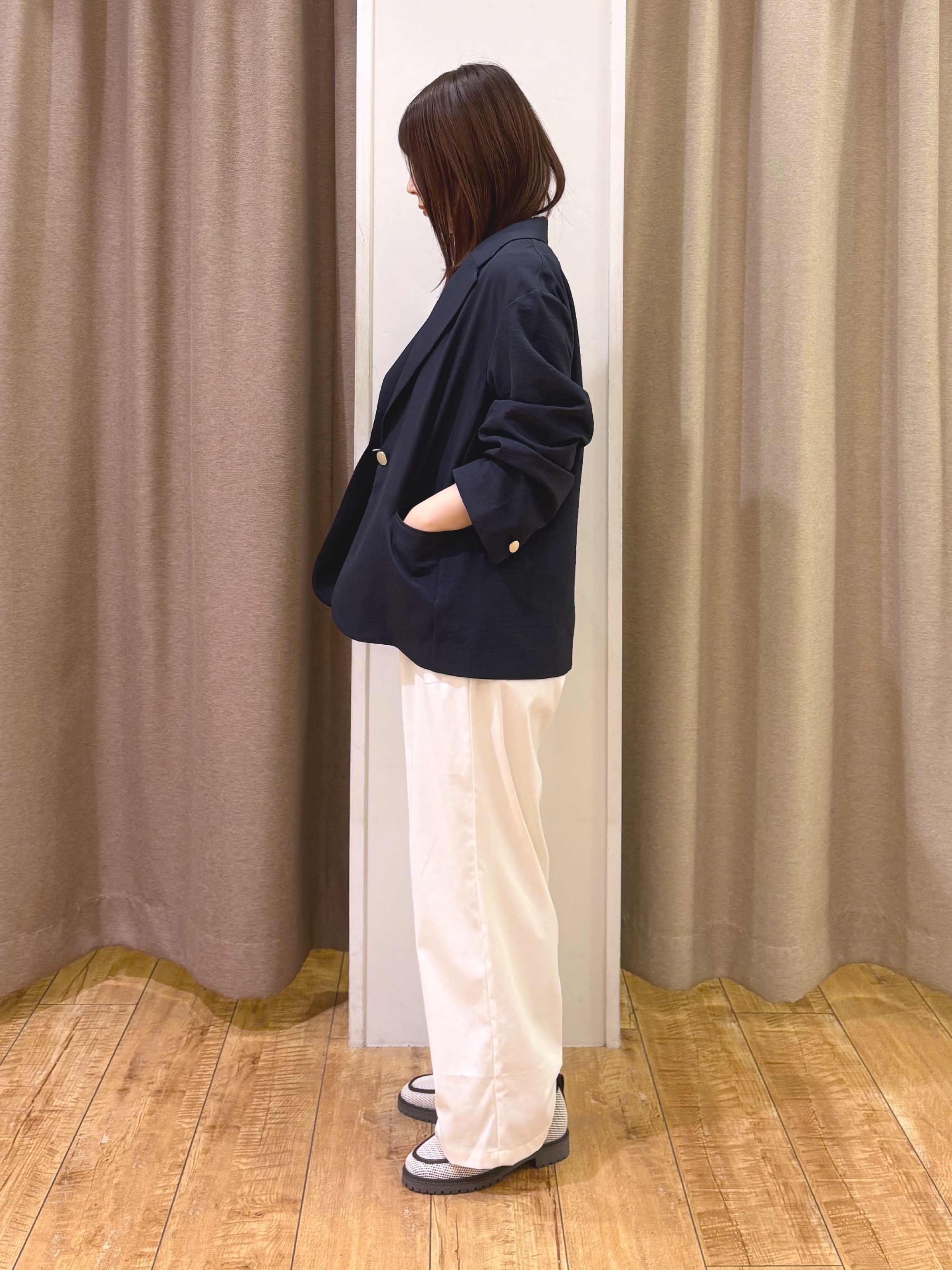 TAKIさんの「SHOO･LA･RUE｜【S-LL/セットアップ可/イージーケア/UV】オンにもオフにも 軽やかシングルジャケット」を使ったコーディネート