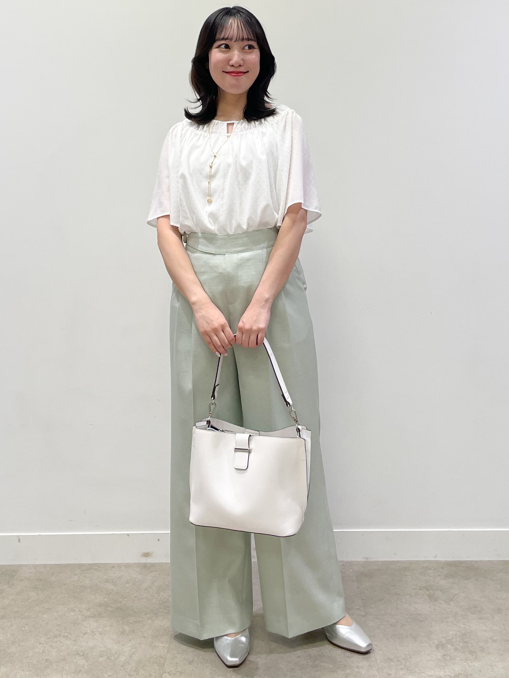 yukariさんの「Reflect｜ネックギャザーデザインブラウス」を使ったコーディネート