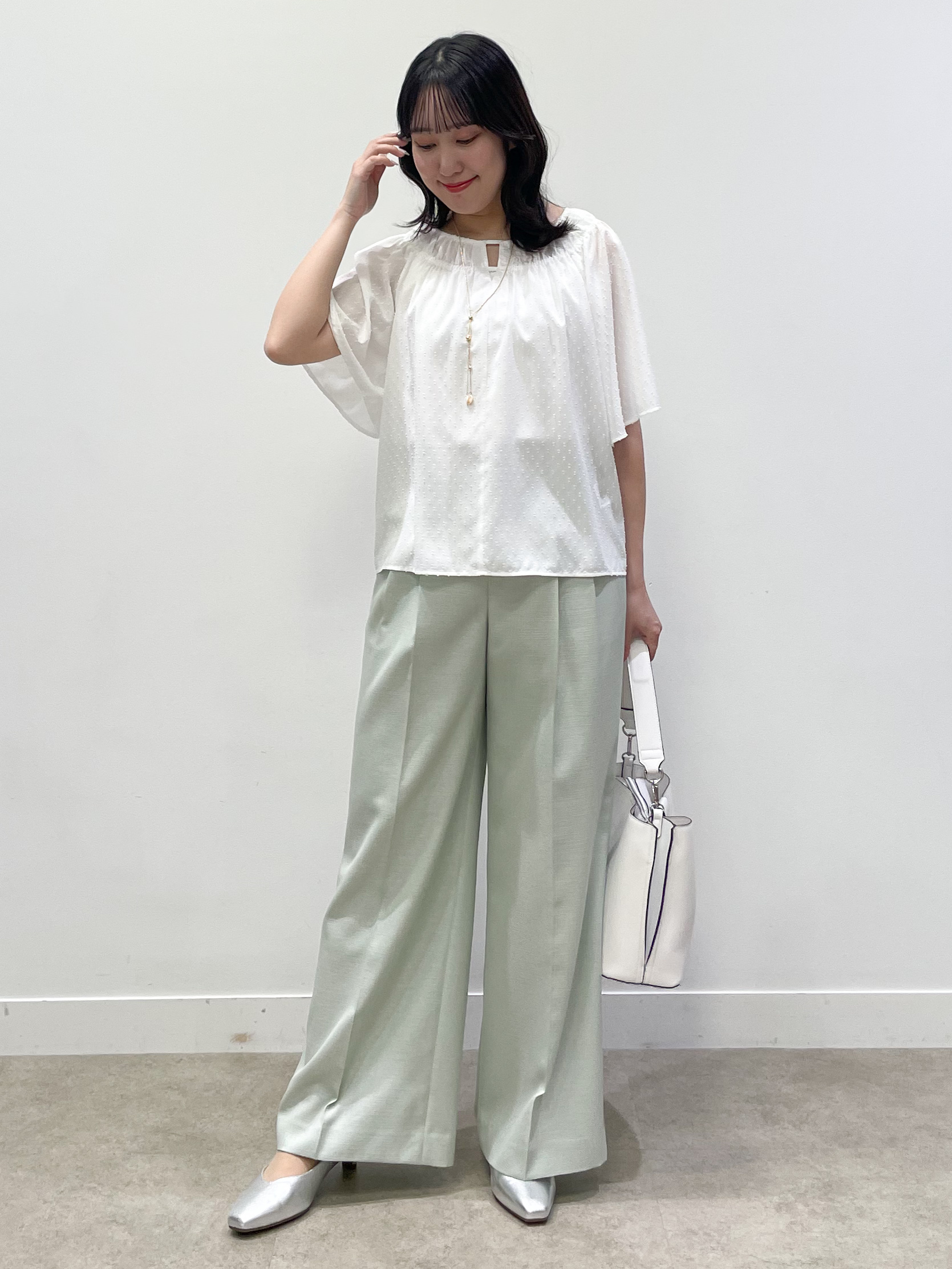 yukariさんの「Reflect｜ネックギャザーデザインブラウス」を使ったコーディネート