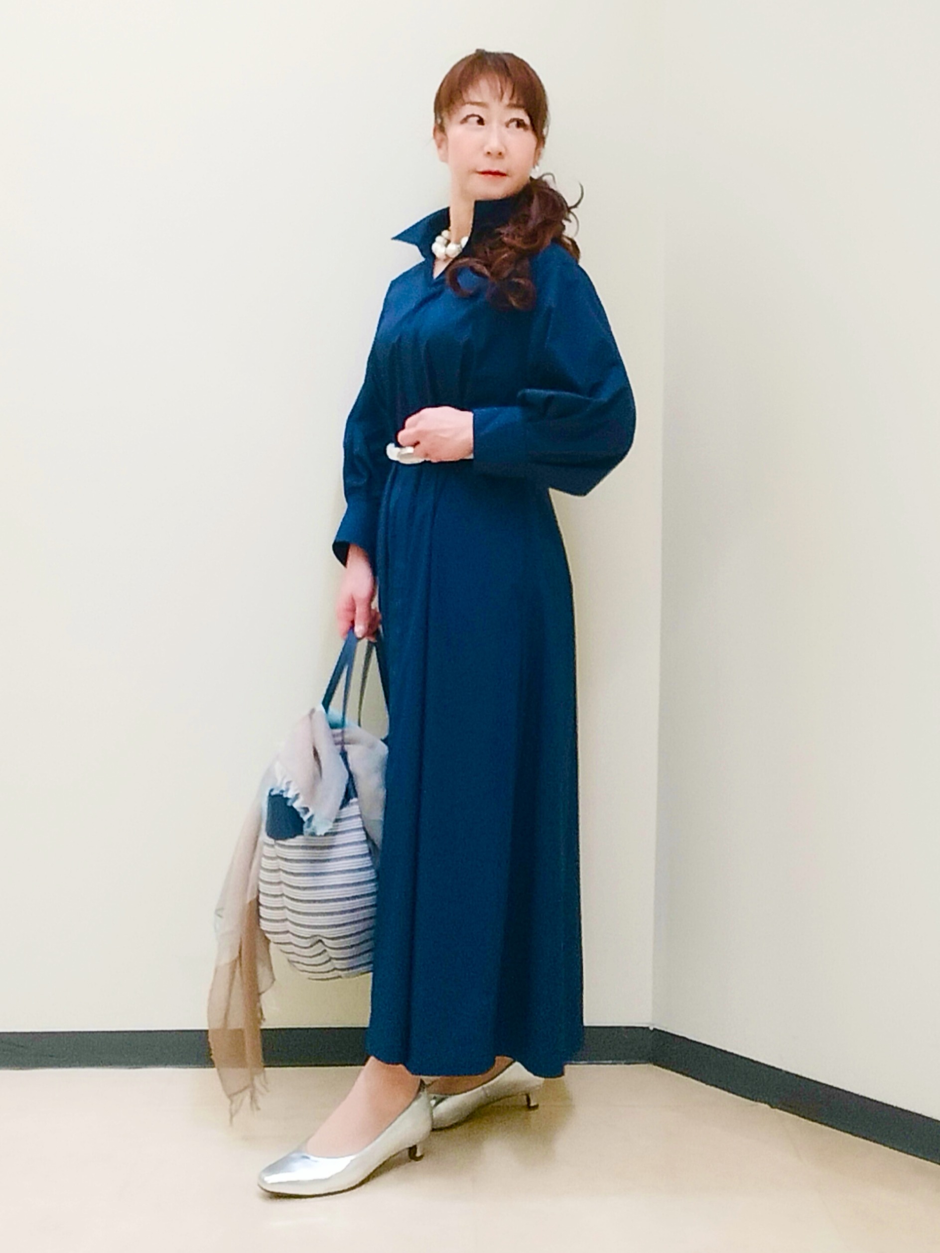 花さんの「Reflect｜タイプライターシャツロングワンピース」を使ったコーディネート