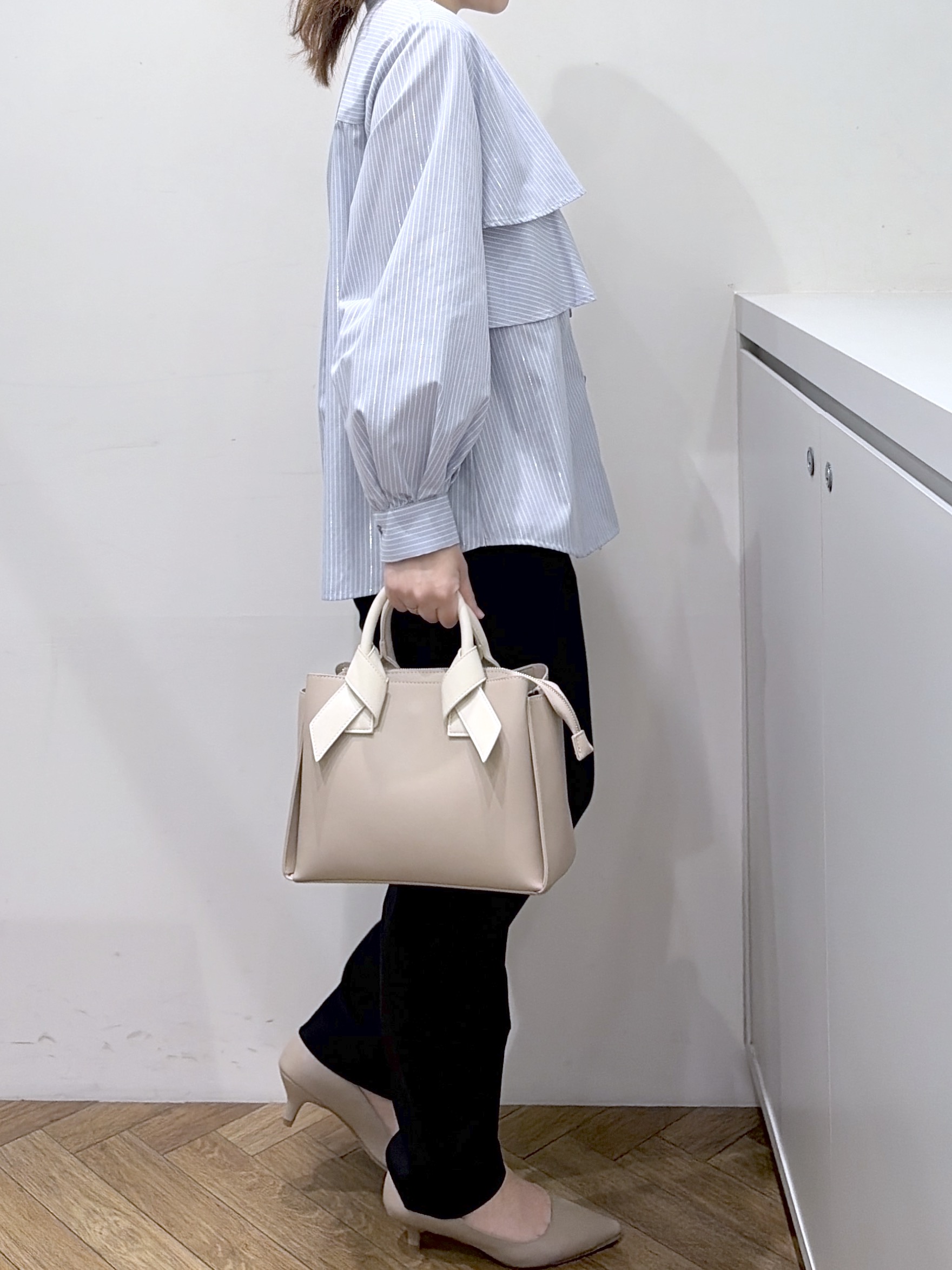 Junさんの「index｜フリルキーネックシャツ【洗濯機OK／イージーアイロン／防シワ】《XS～LL／7col》」を使ったコーディネート
