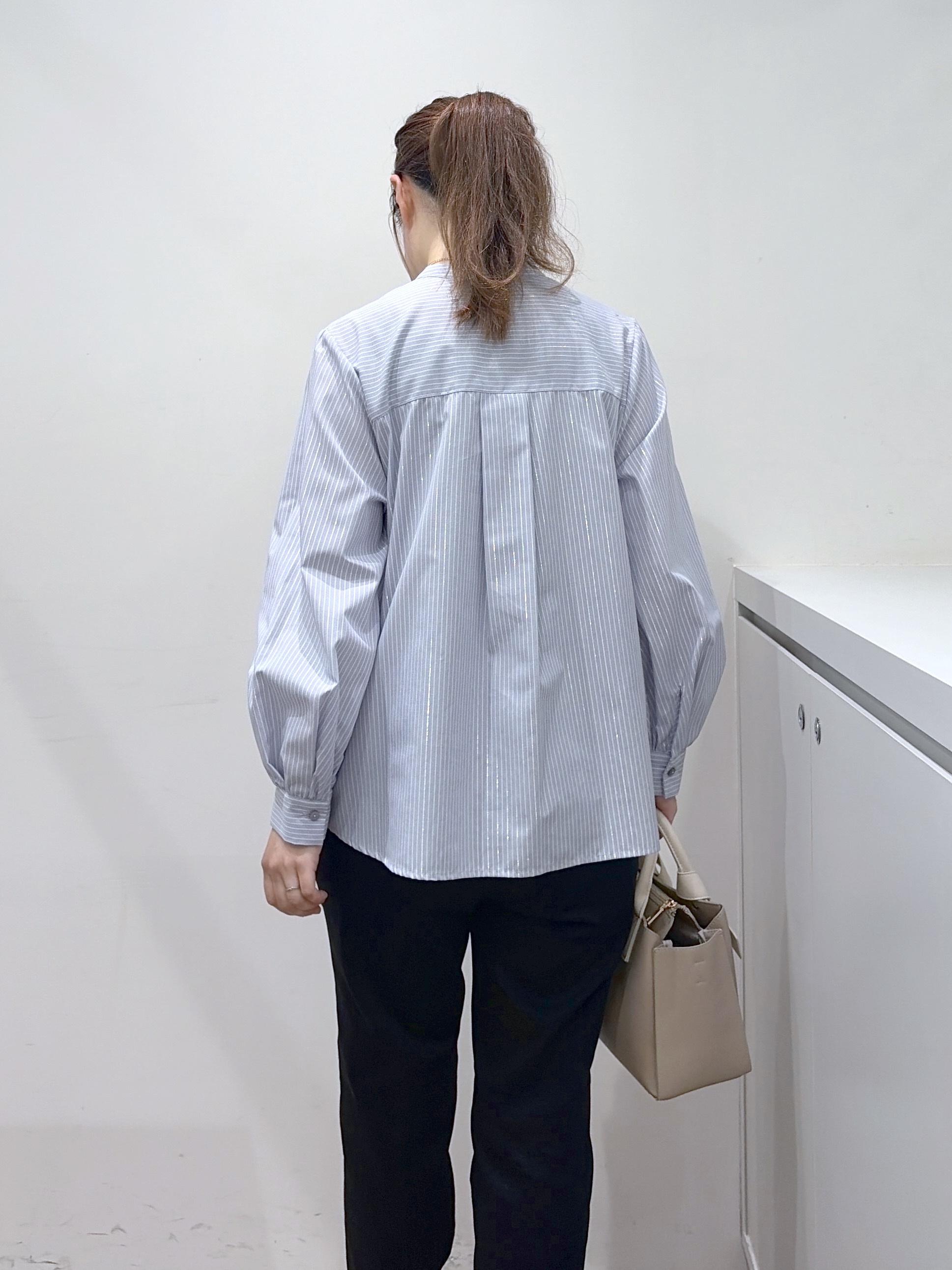 Junさんの「index｜フリルキーネックシャツ【洗濯機OK／イージーアイロン／防シワ】《XS～LL／7col》」を使ったコーディネート