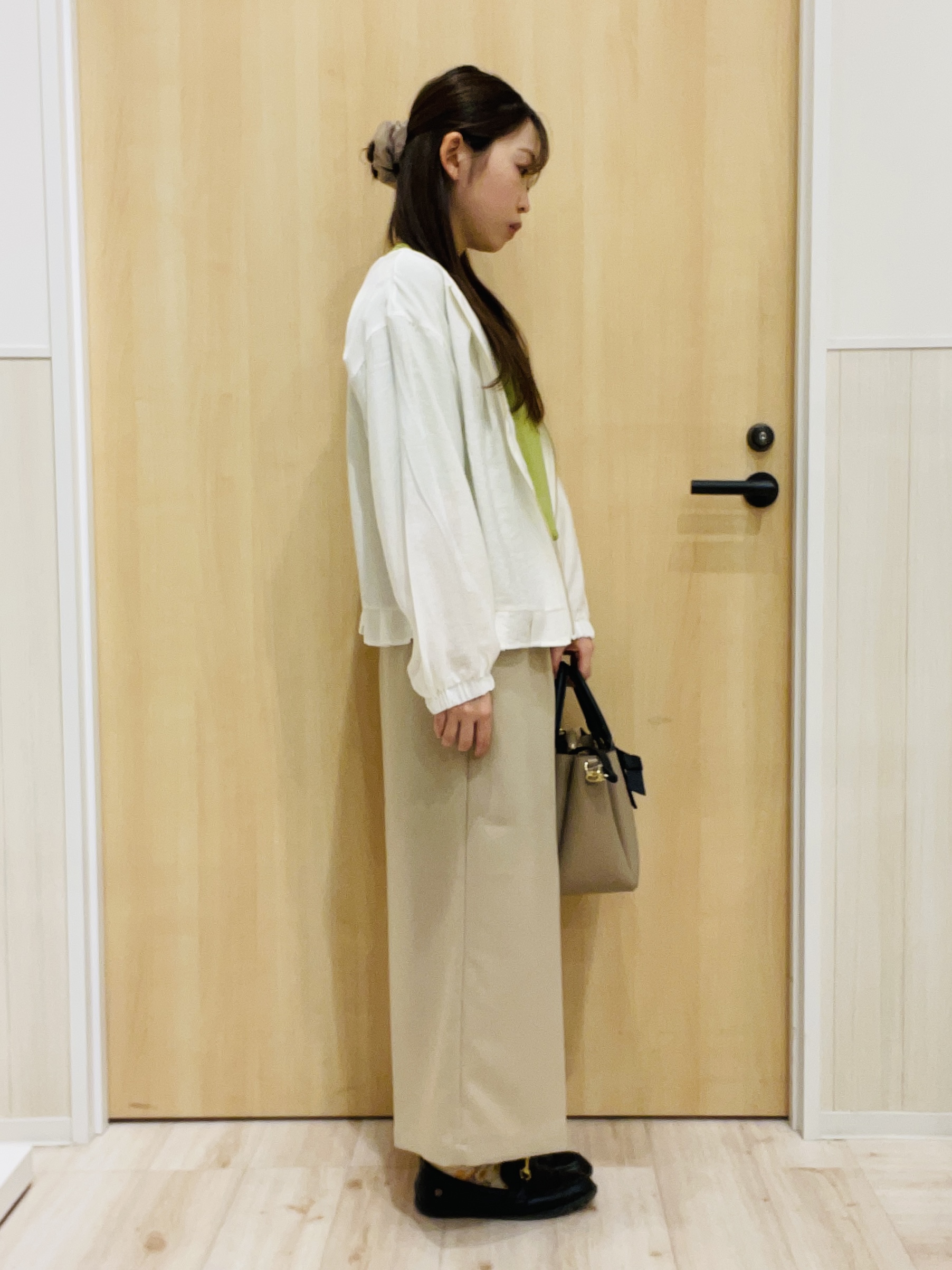 minamiさんの「SHOO･LA･RUE｜【毎日洗える/S-LL/ひんやり/UV】上半身すっきり 二の腕見せない5分袖ニット」を使ったコーディネート