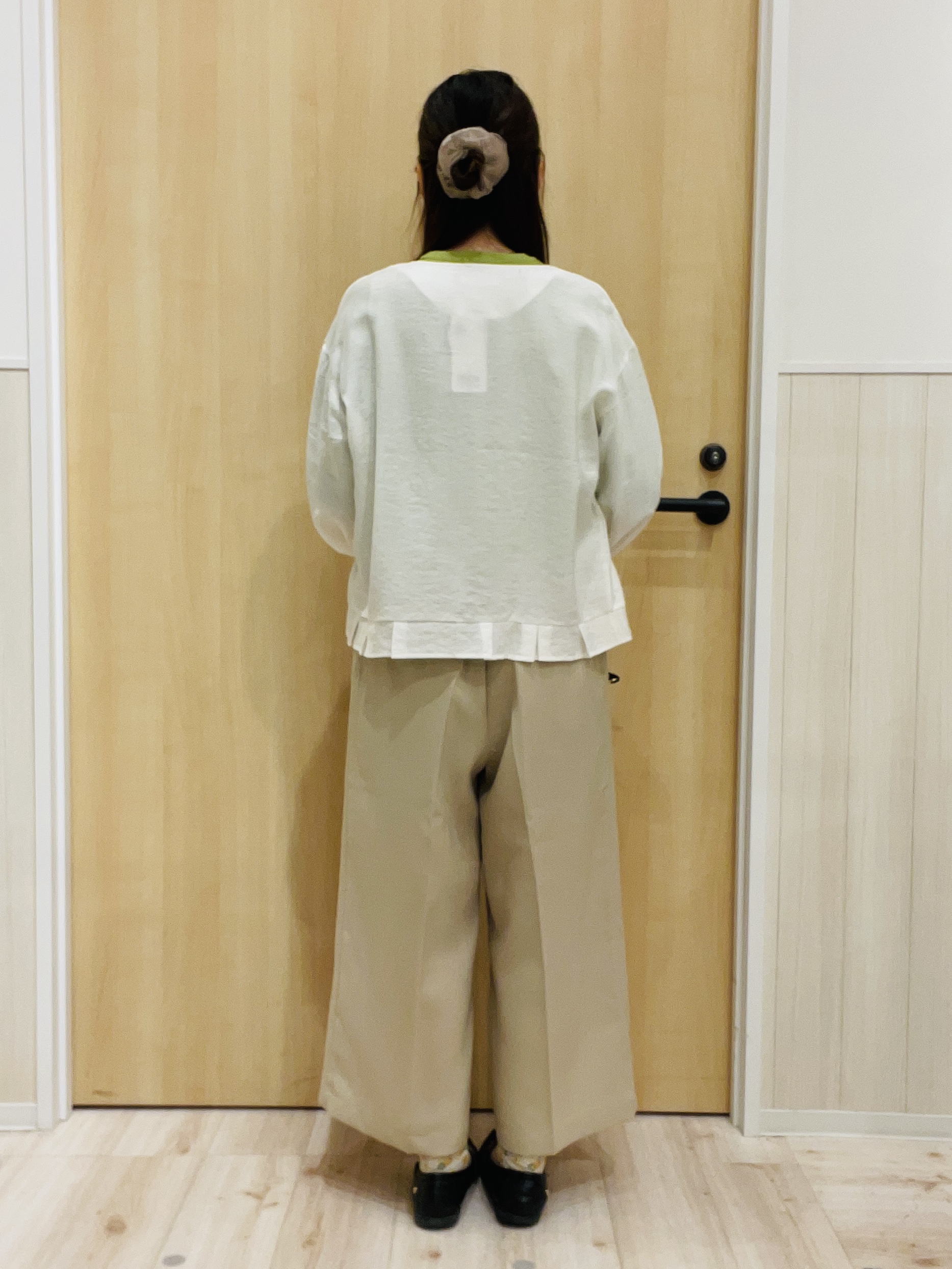 minamiさんの「SHOO･LA･RUE｜【毎日洗える/S-LL/ひんやり/UV】上半身すっきり 二の腕見せない5分袖ニット」を使ったコーディネート