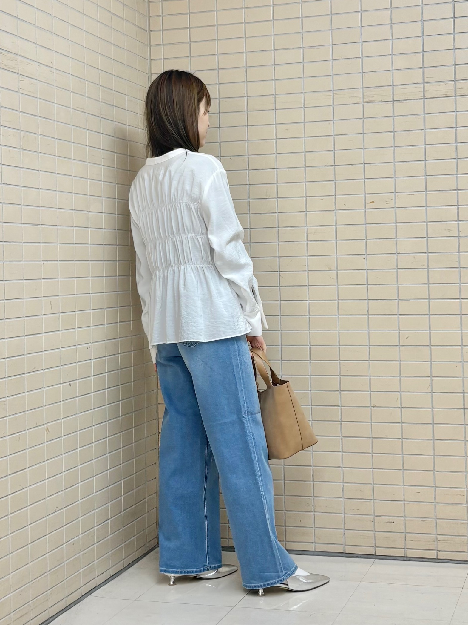 kyokaさんの「UNTITLED｜【着映え/洗える】リラックスシャーリングブラウス」を使ったコーディネート
