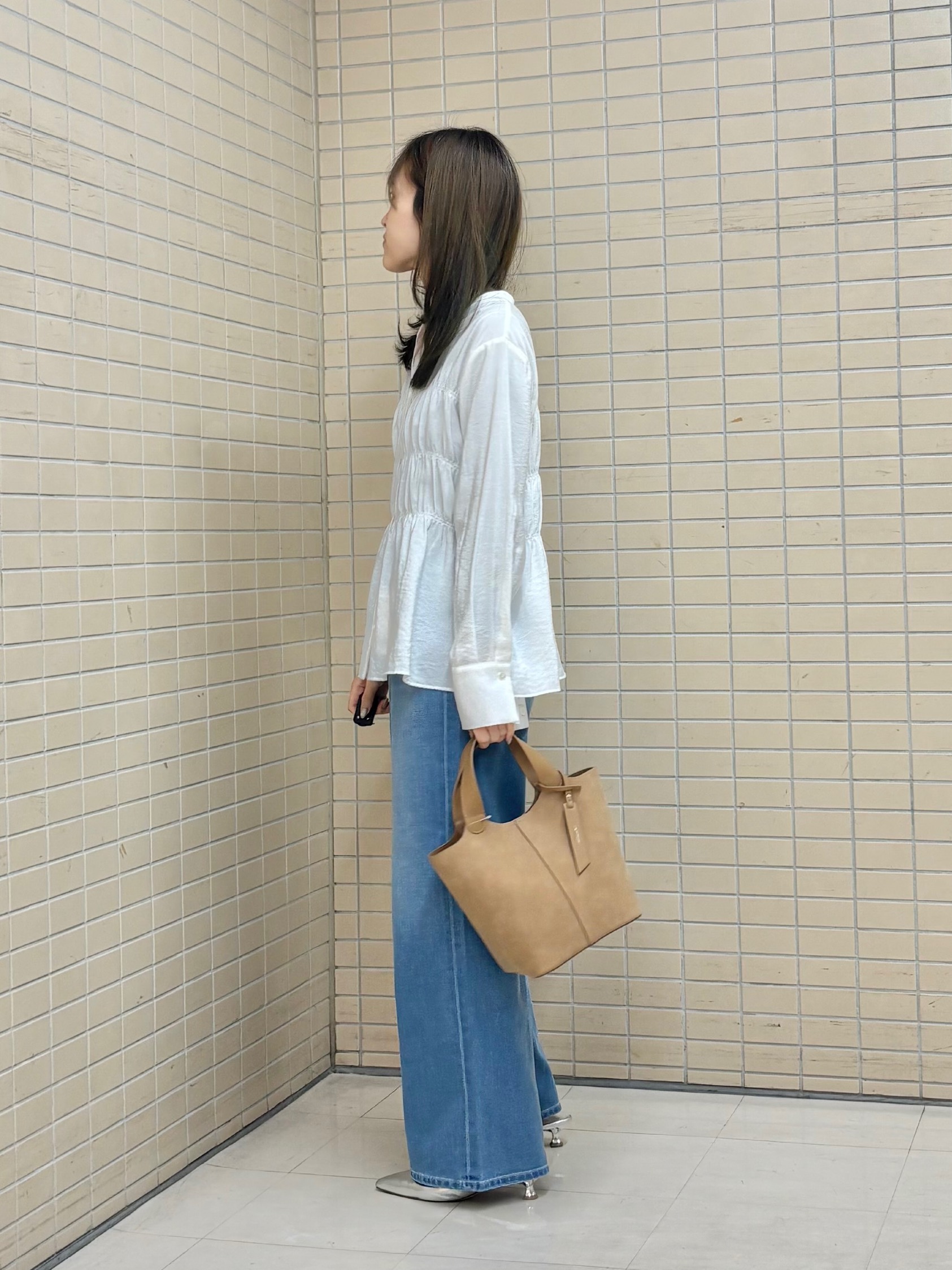 kyokaさんの「UNTITLED｜【着映え/洗える】リラックスシャーリングブラウス」を使ったコーディネート