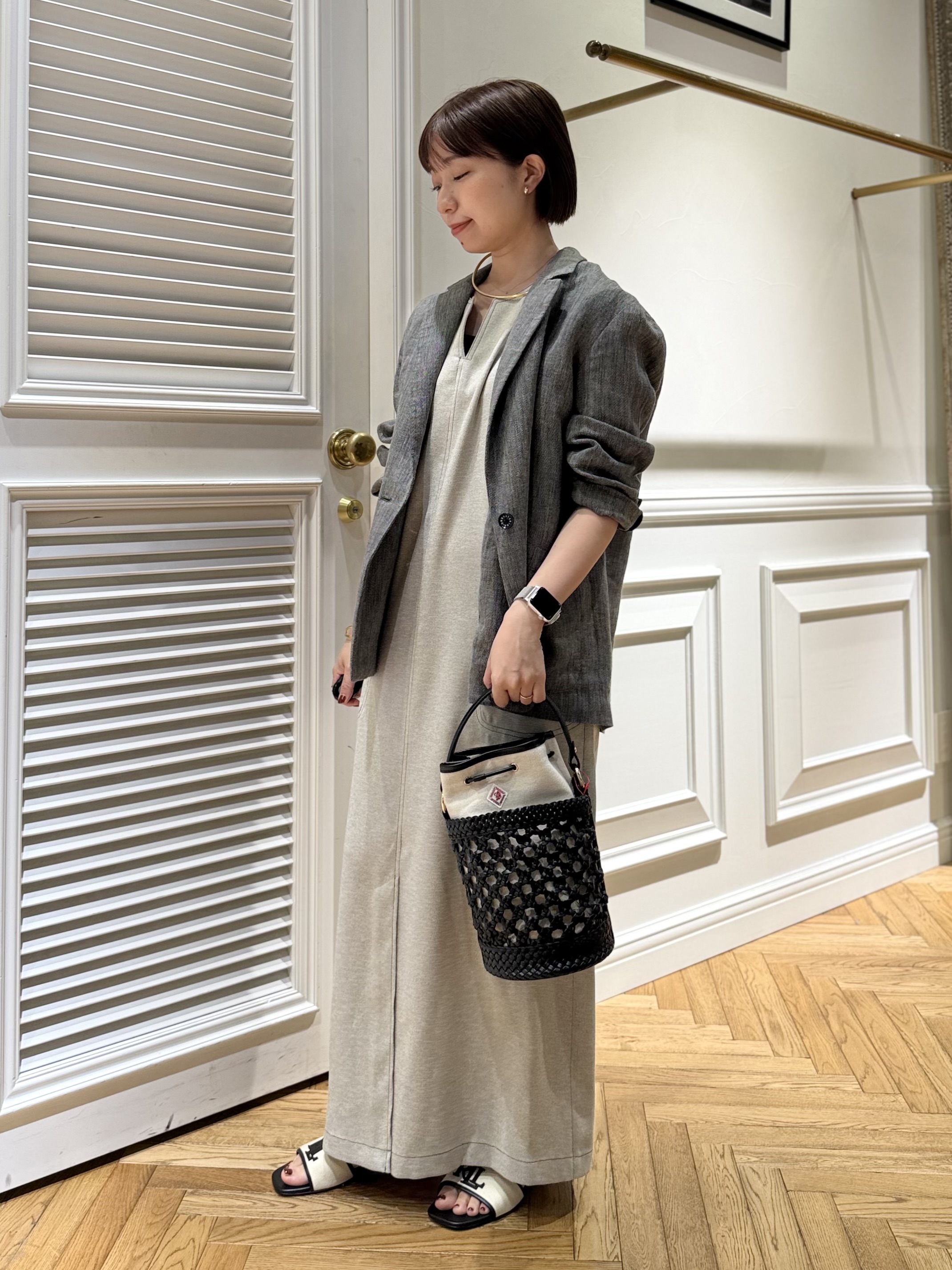 つじ まこさんの「DRESSTERIOR｜【セットアップ可/UVカット/接触冷感/吸水速乾】ウォッシャブル Iラインワンピース」を使ったコーディネート