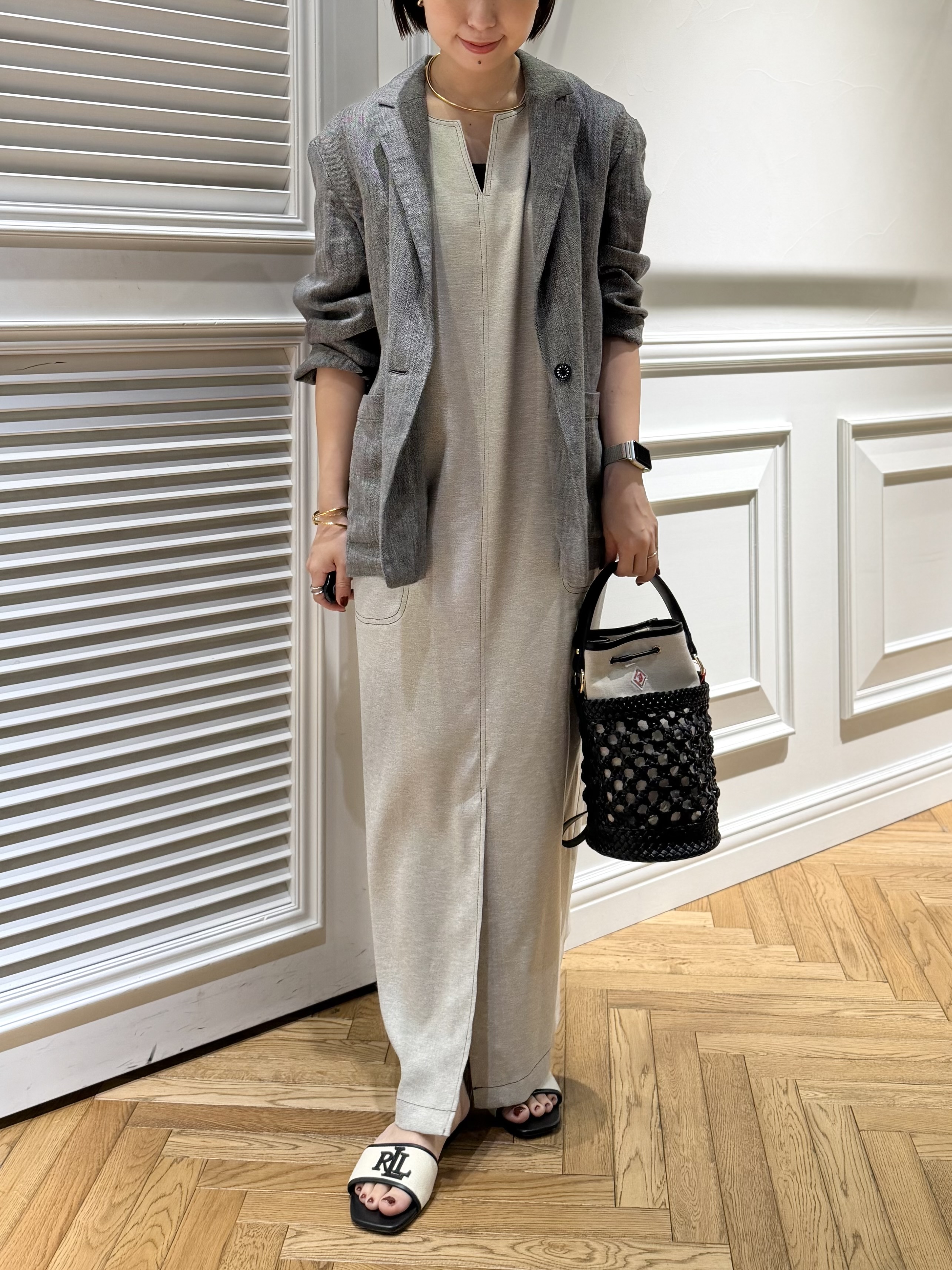 つじ まこさんの「DRESSTERIOR｜【セットアップ可/UVカット/接触冷感/吸水速乾】ウォッシャブル Iラインワンピース」を使ったコーディネート