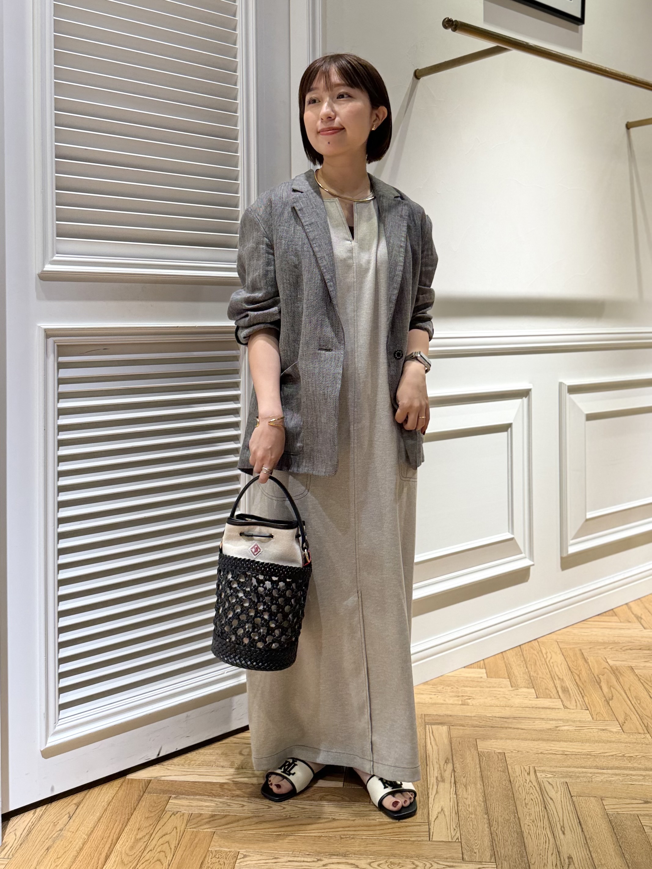 つじ まこさんの「DRESSTERIOR｜【セットアップ可/UVカット/接触冷感/吸水速乾】ウォッシャブル Iラインワンピース」を使ったコーディネート