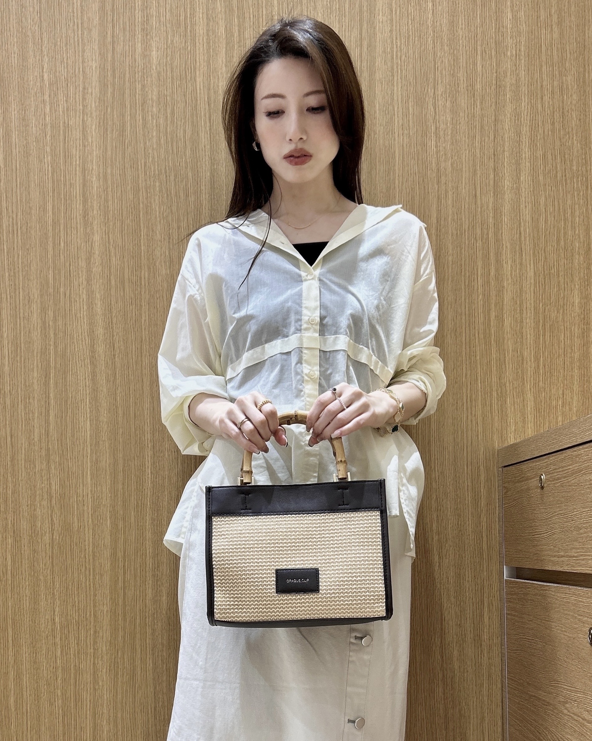 maiさんの「OPAQUE.CLIP｜シアーローンシャツ【洗濯機OK】」を使ったコーディネート