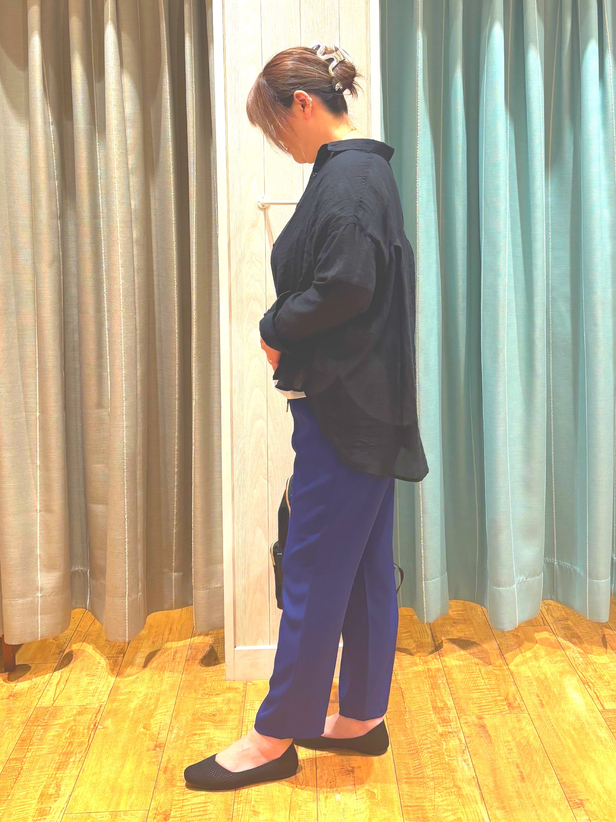HANAさんの「SHOO･LA･RUE｜【体型カバー】ふんわり質感 やわらかこなれシアーシャツ」を使ったコーディネート
