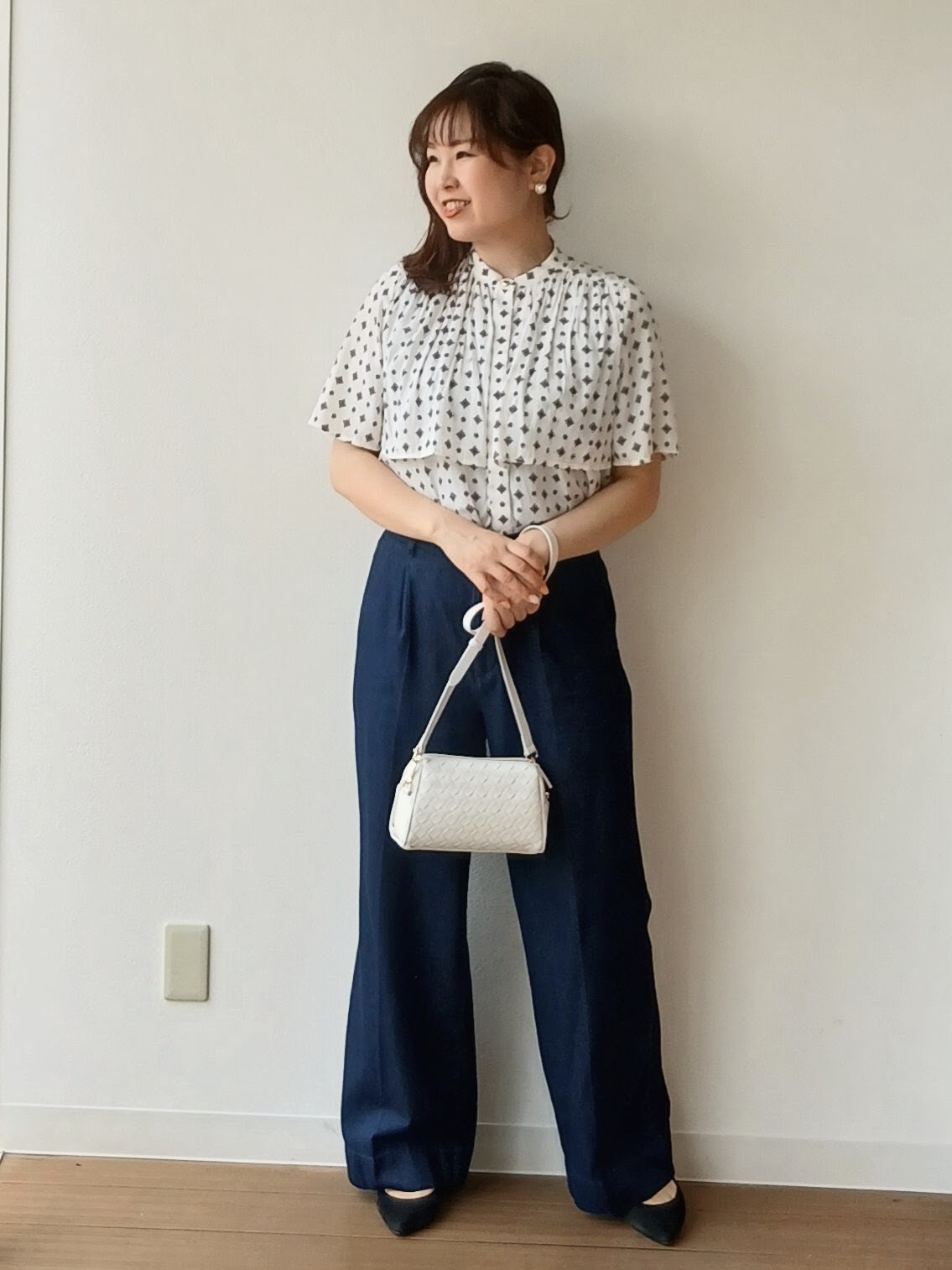 なみきさんの「UNTITLED｜【洗える/きれいめ柄】コモンプリントブラウス」を使ったコーディネート