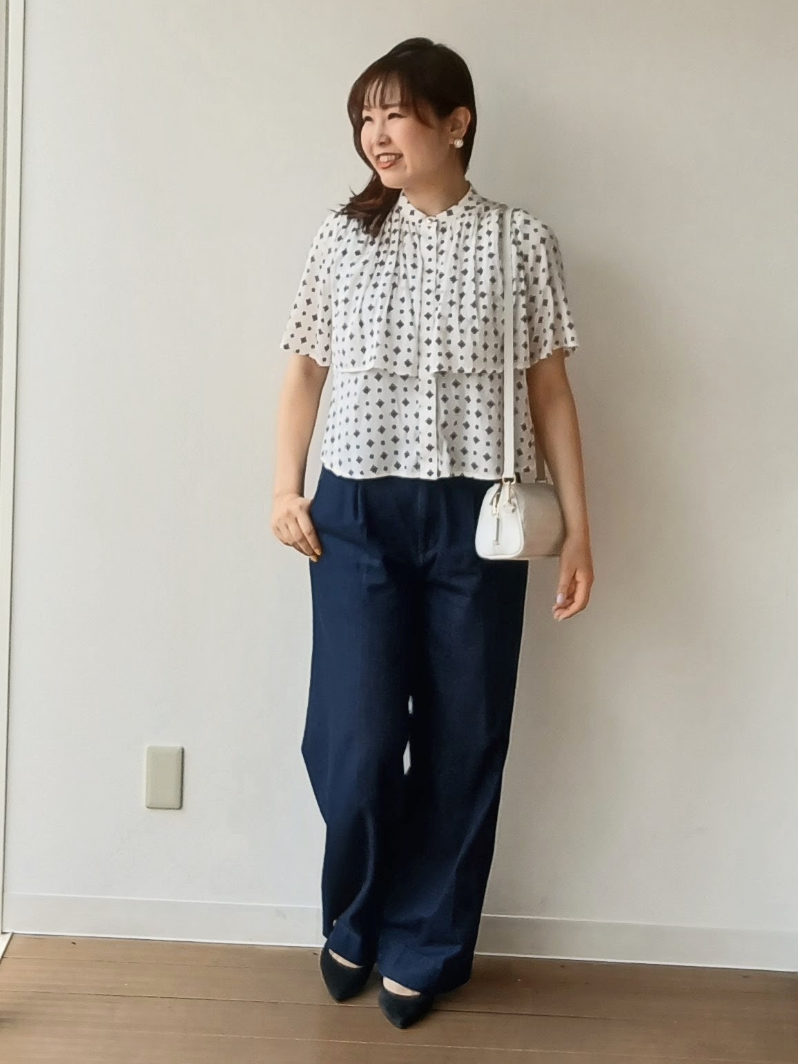 なみきさんの「UNTITLED｜【洗える/きれいめ柄】コモンプリントブラウス」を使ったコーディネート