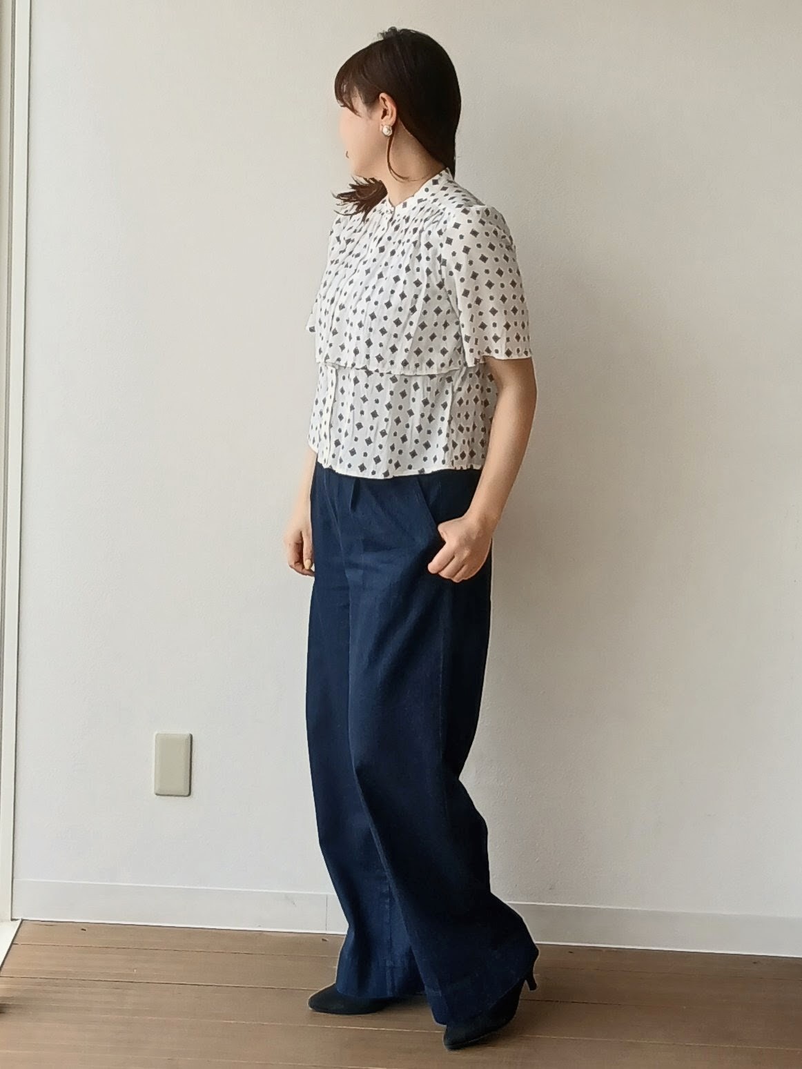 なみきさんの「UNTITLED｜【洗える/きれいめ柄】コモンプリントブラウス」を使ったコーディネート