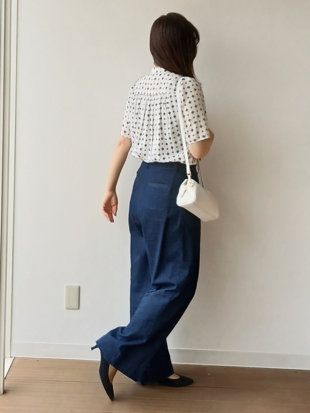 なみきさんの「UNTITLED｜【洗える/きれいめ柄】コモンプリントブラウス」を使ったコーディネート