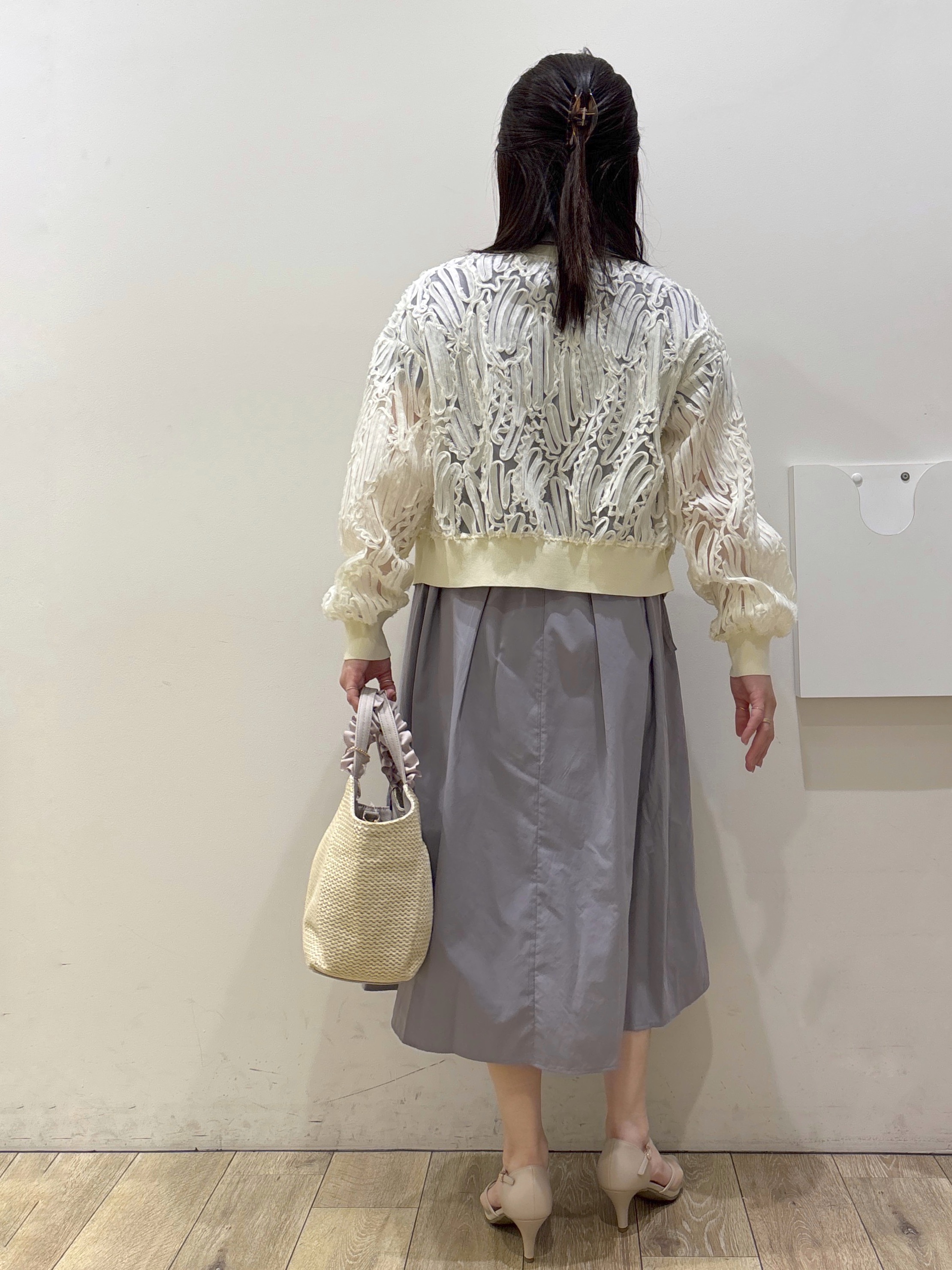 mameさんの「OPAQUE.CLIP｜シアー幾何刺繍カーディガン【洗濯機OK】」を使ったコーディネート