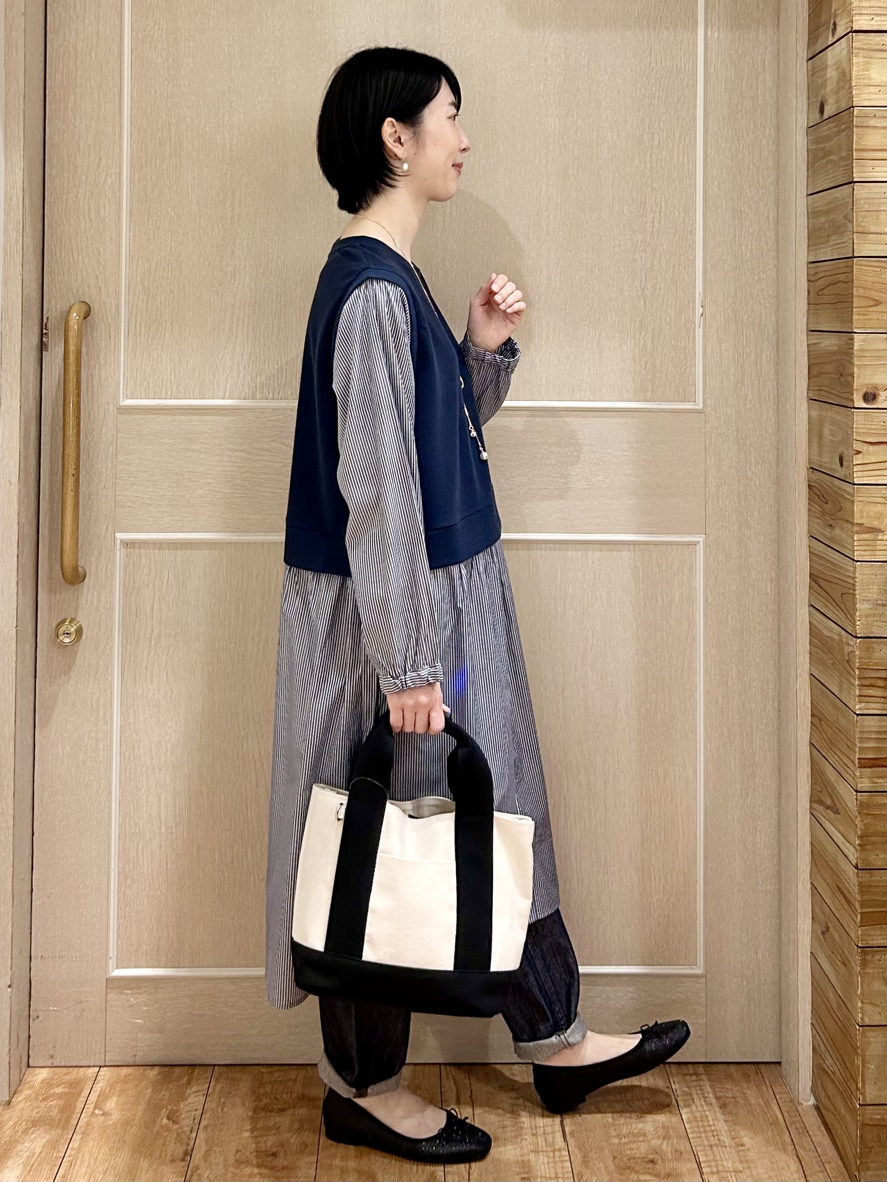ちぐささんの「SHOO･LA･RUE｜【S-LL/体型カバー】ストライプが爽やか　ベストドッキングシャツワンピース」を使ったコーディネート