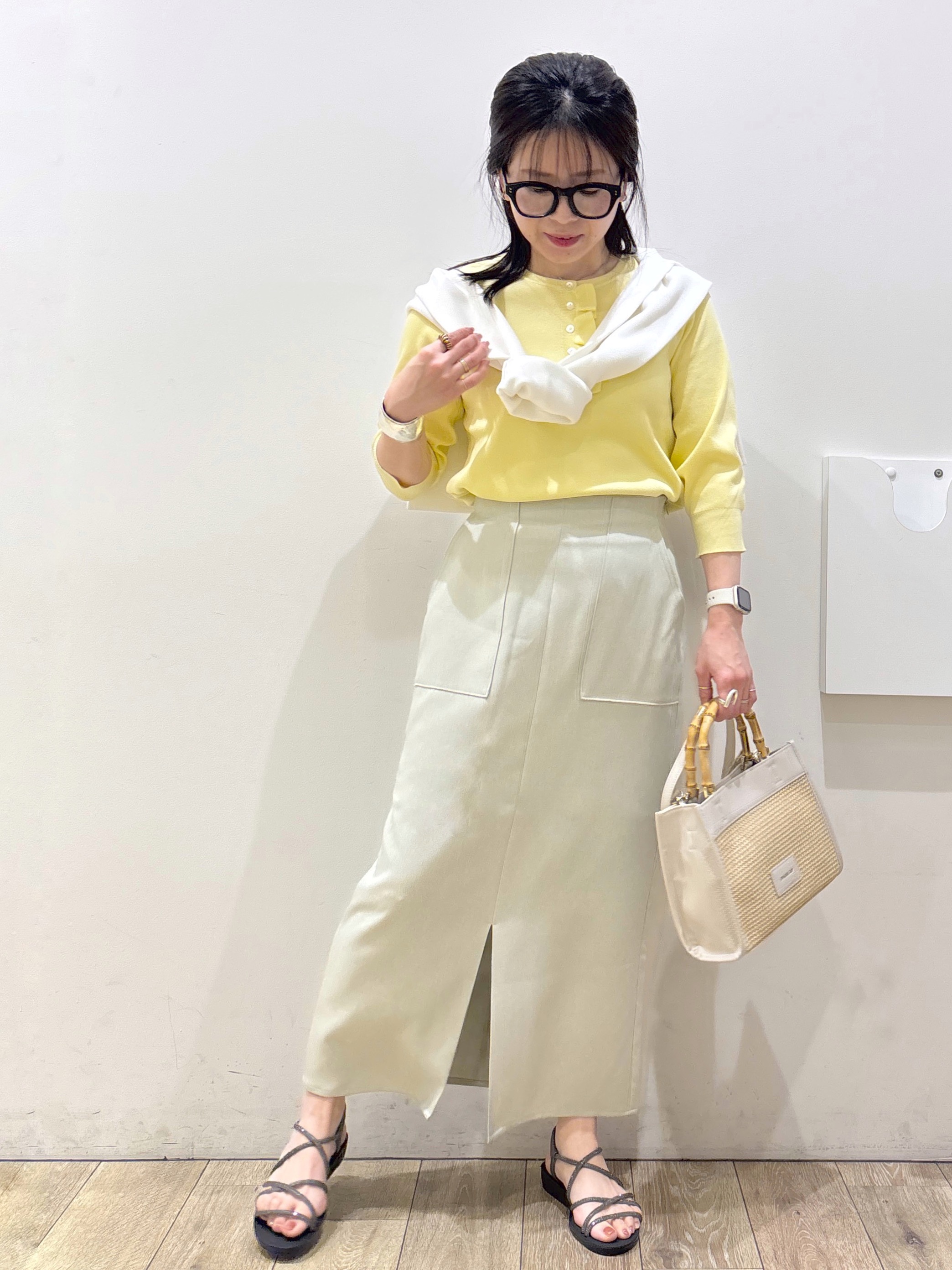 mameさんの「index｜フリルヘンリーネックニット【洗濯機OK／抗ピル】」を使ったコーディネート