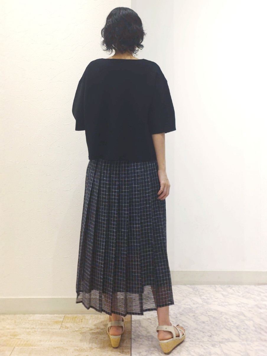 ケイさんの「grove｜【貴島明日香さん着用／洗濯機OK】レイヤードにもおすすめ、軽やかクロップドニット」を使ったコーディネート