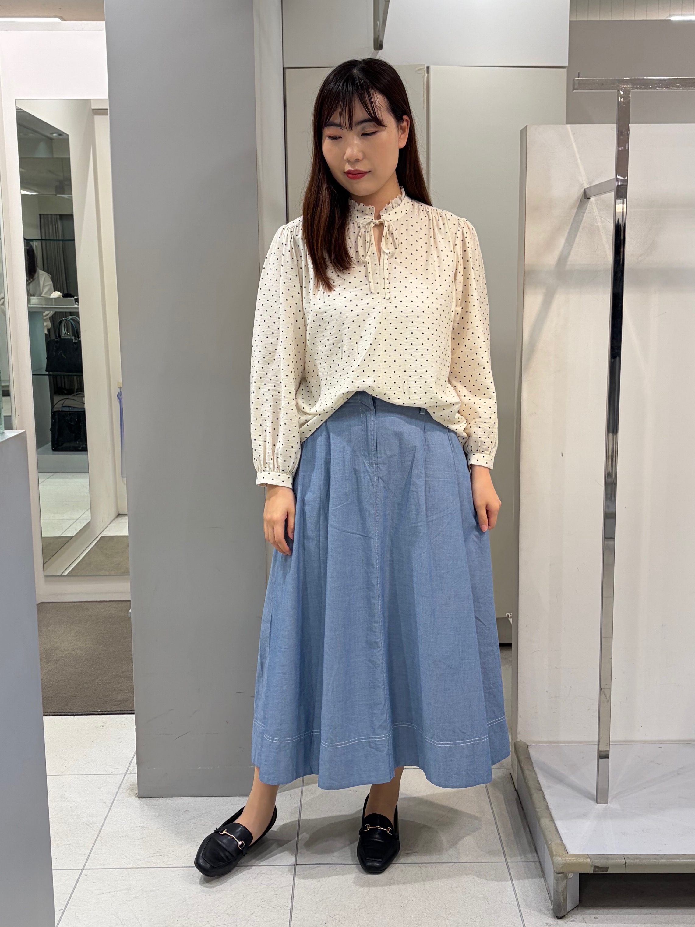 AZUSAさんの「Reflect｜【セットアップ可】ドット柄ワッシャーブラウス」を使ったコーディネート
