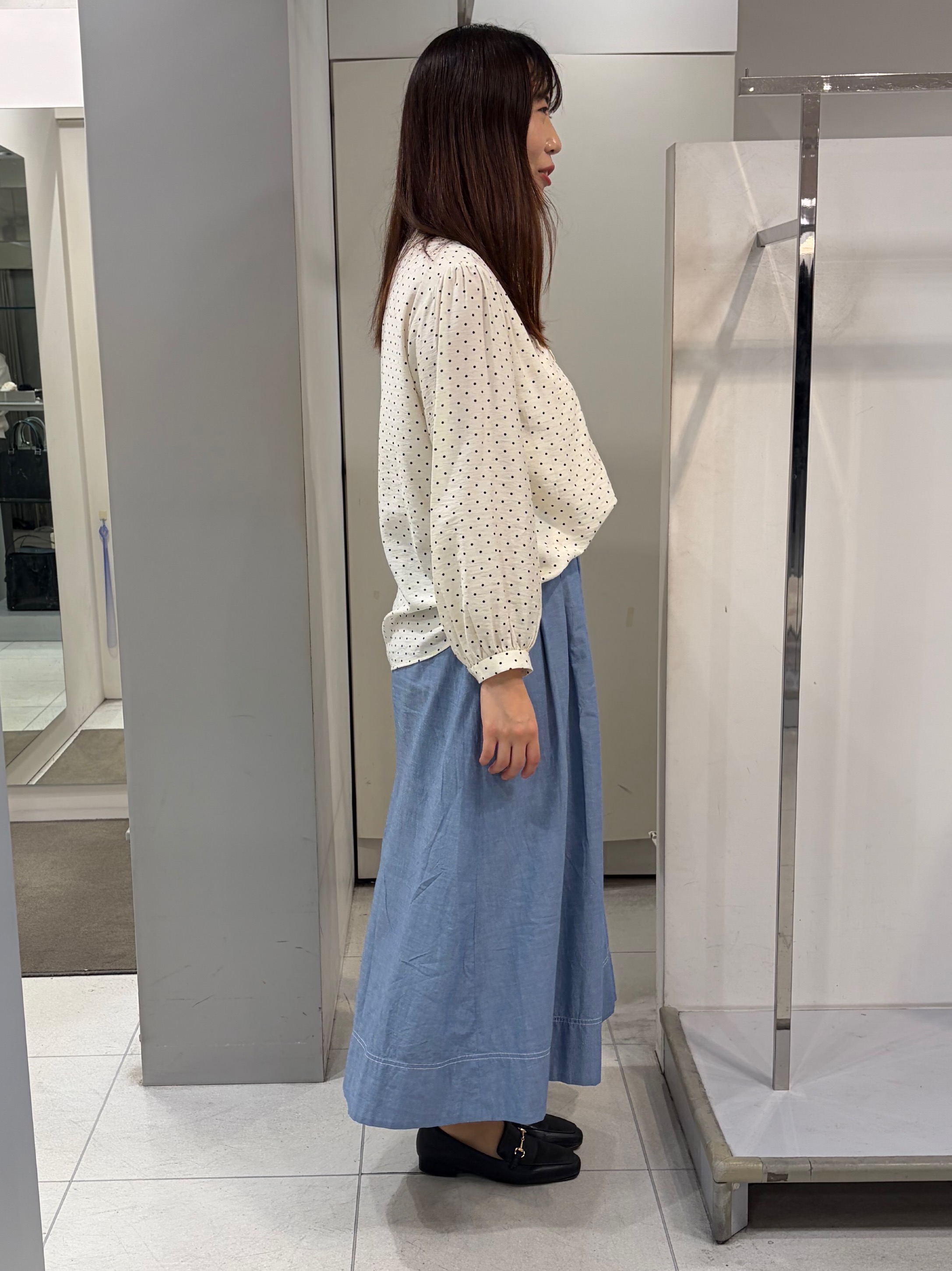 AZUSAさんの「Reflect｜【セットアップ可】ドット柄ワッシャーブラウス」を使ったコーディネート