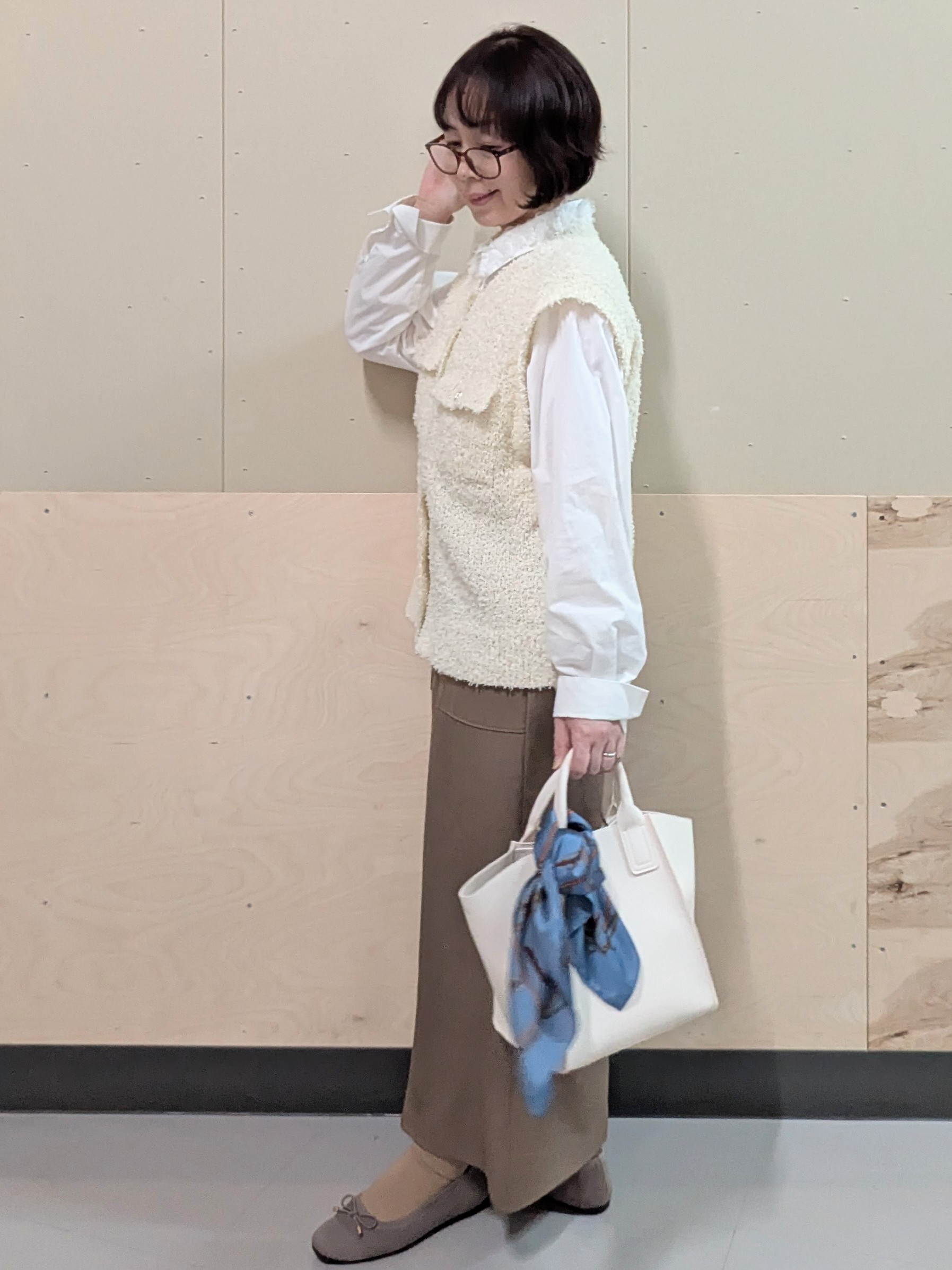mamさんの「OPAQUE.CLIP｜変形金ボタンニットベスト【洗濯機OK】」を使ったコーディネート