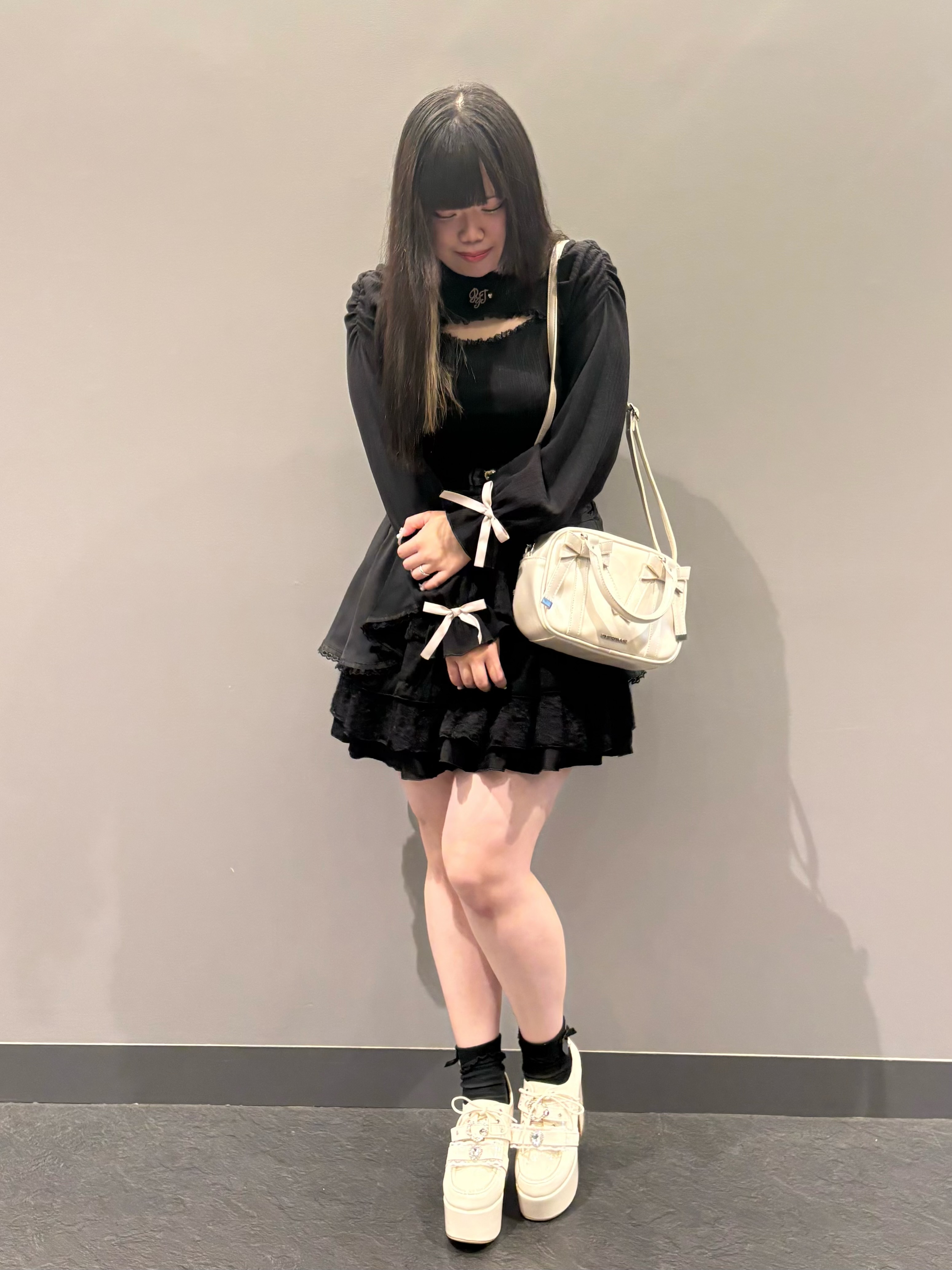 ひなさんの「ESPERANZA｜夢見る厚底キラキラハート付きパンプス」を使ったコーディネート
