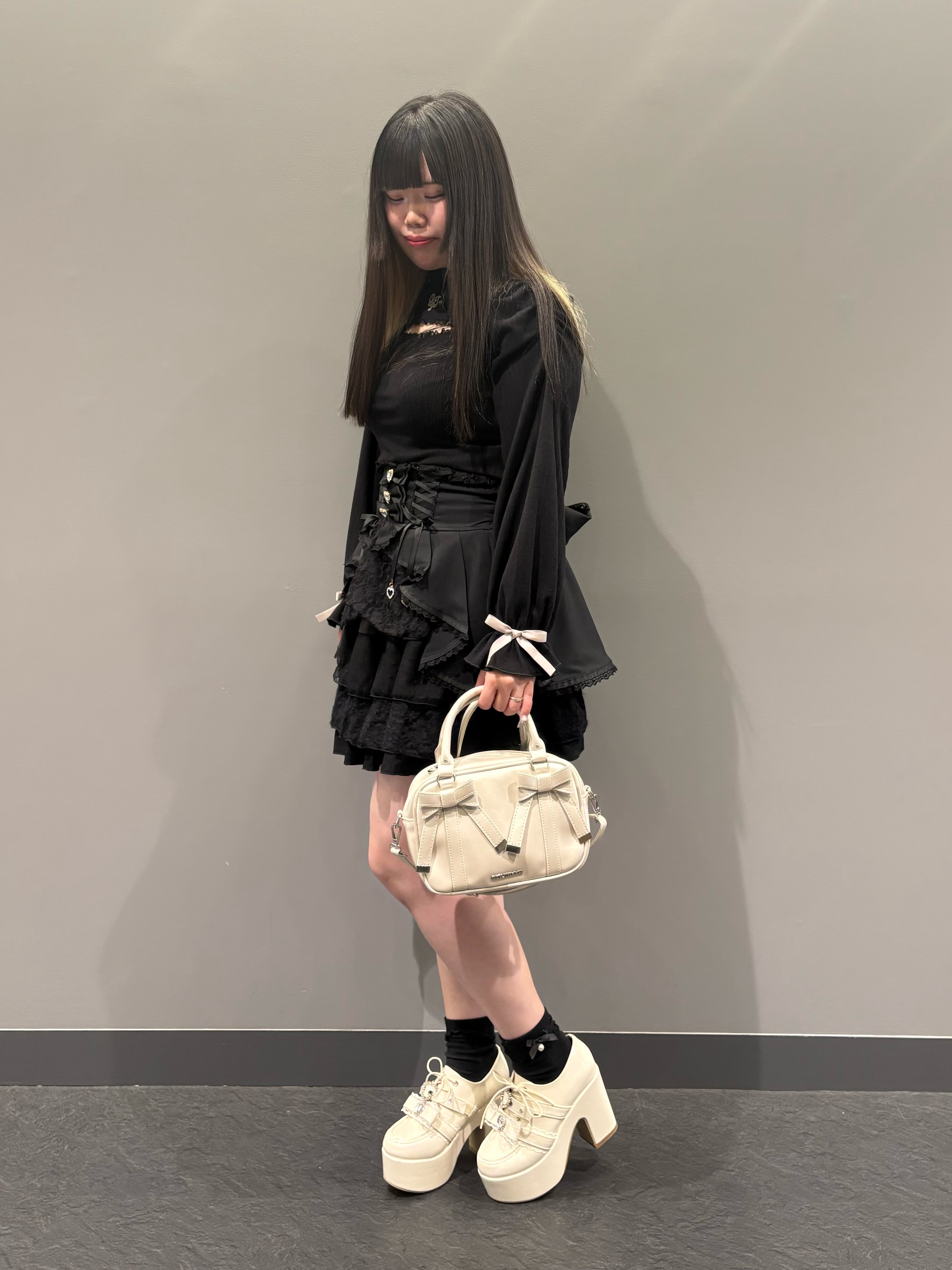 ひなさんの「ESPERANZA｜夢見る厚底キラキラハート付きパンプス」を使ったコーディネート