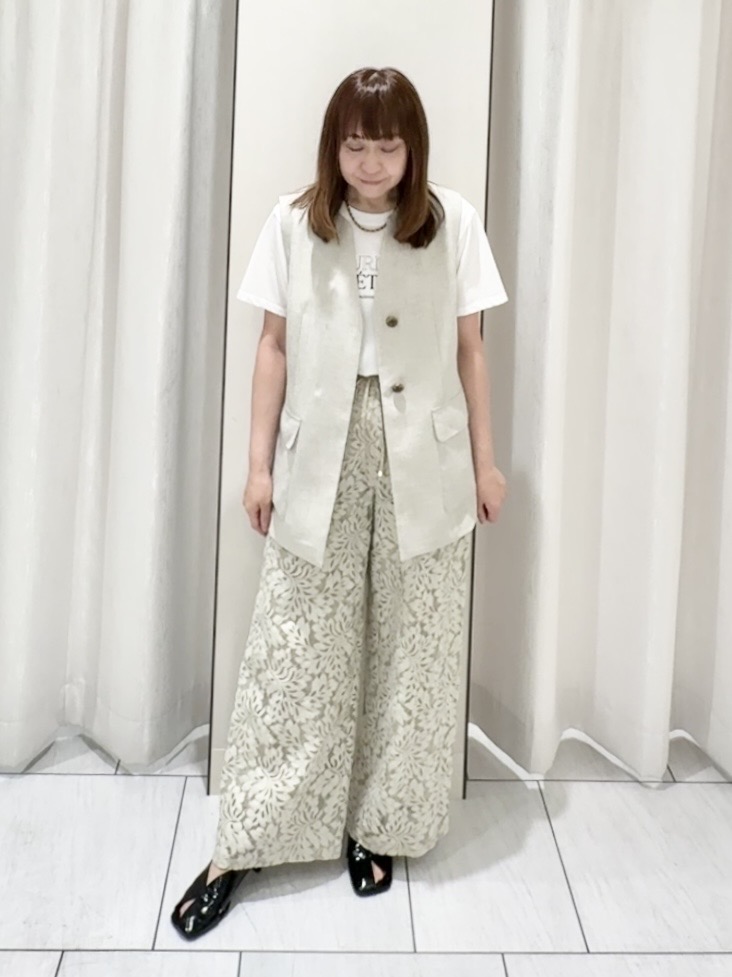 ʏᴜᴋɪᴋᴏさんの「UNTITLED｜【セットアップ可/UV/接触冷感】スラブキーネックジレ」を使ったコーディネート