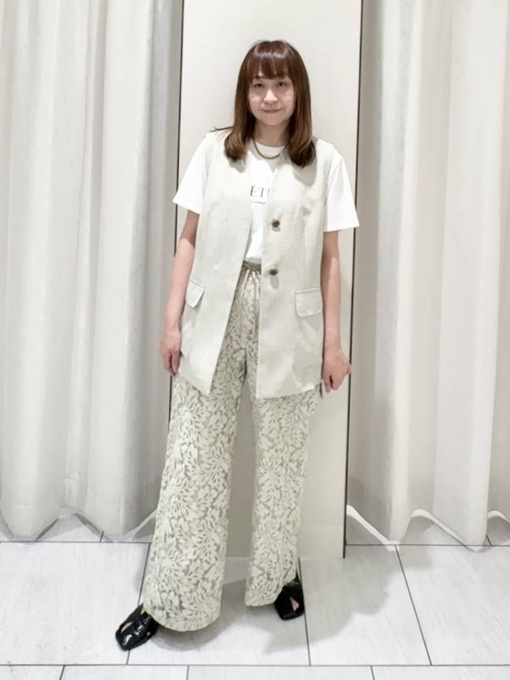 ʏᴜᴋɪᴋᴏさんの「UNTITLED｜【セットアップ可/UV/接触冷感】スラブキーネックジレ」を使ったコーディネート