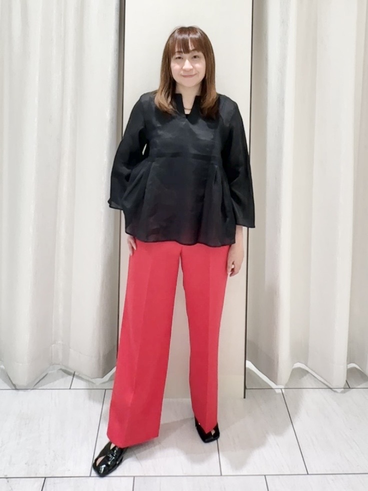 ʏᴜᴋɪᴋᴏさんの「UNTITLED｜【接触冷感/麻混/洗える】ドライタッチキーネックブラウス」を使ったコーディネート