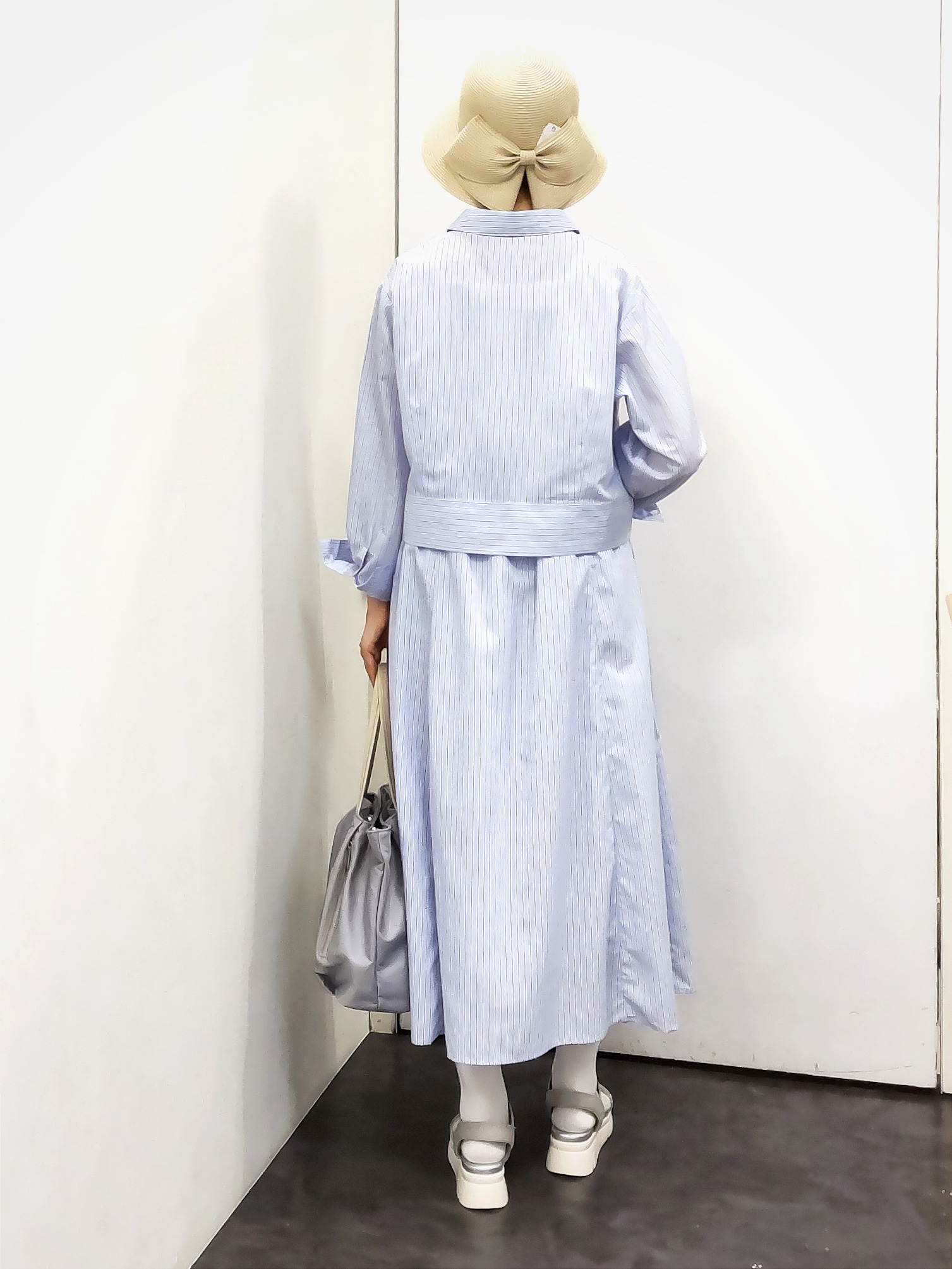 やまちゃんさんの「grove｜【貴島明日香さん着用／イージーケア／接触冷感】麻混クロップドシャツ」を使ったコーディネート