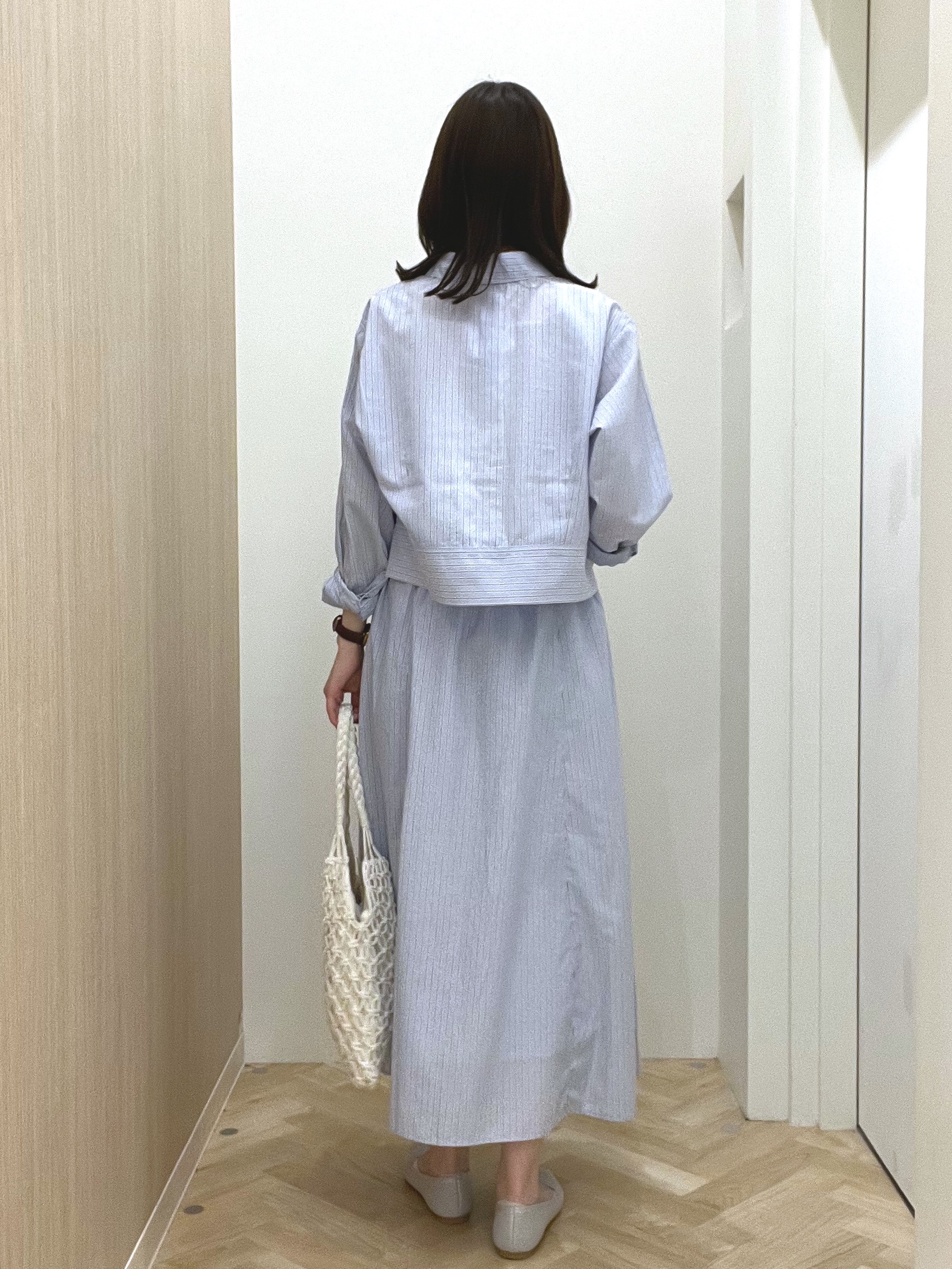  おまつさんの「grove｜【貴島明日香さん着用／イージーケア／接触冷感】麻混クロップドシャツ」を使ったコーディネート