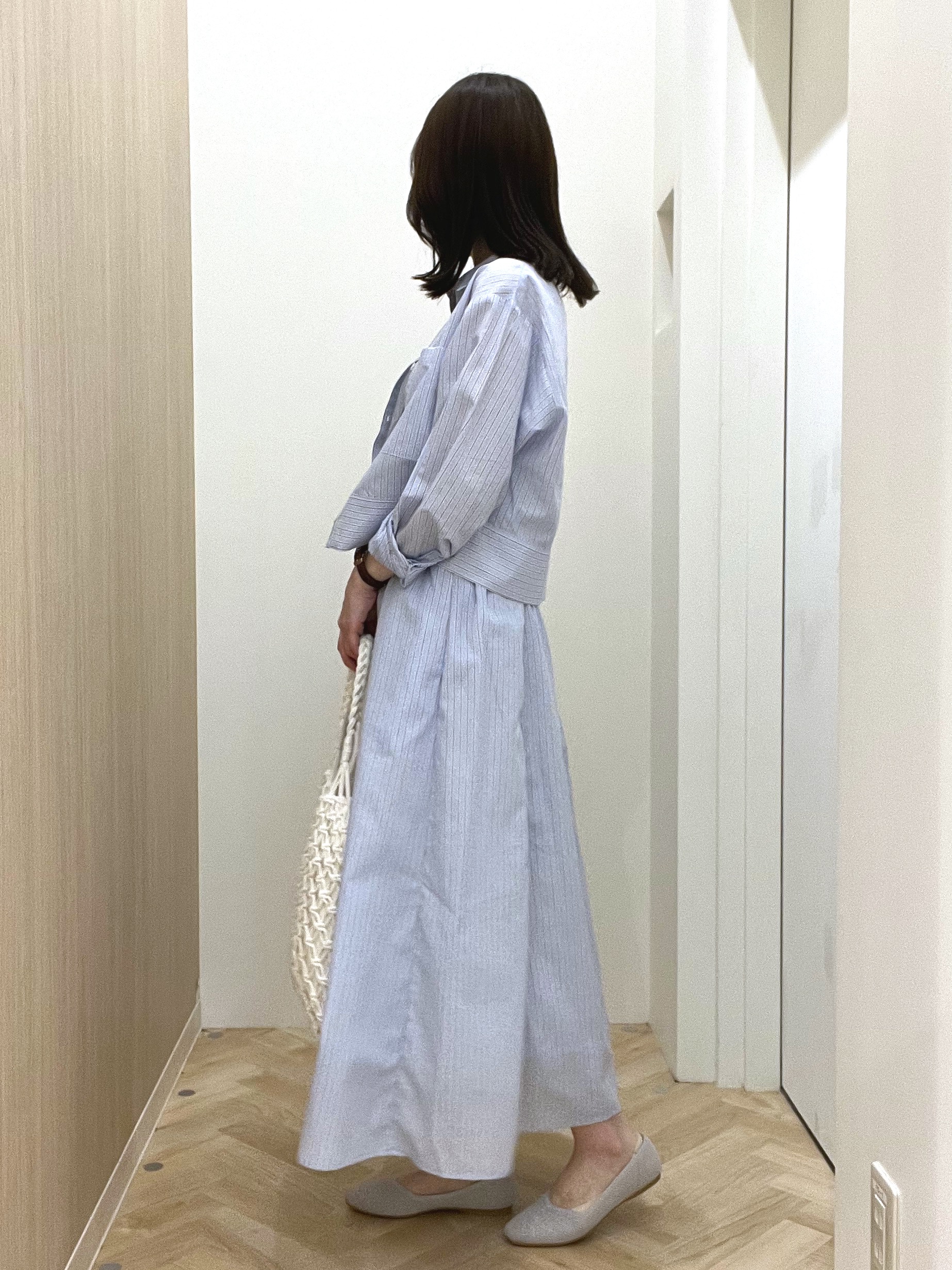  おまつさんの「grove｜【貴島明日香さん着用／イージーケア／接触冷感】麻混クロップドシャツ」を使ったコーディネート