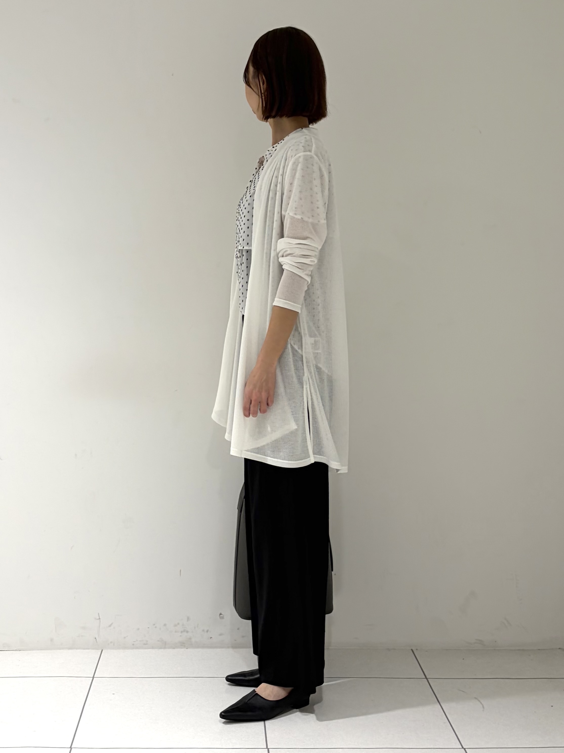 shioriさんの「INDIVI｜【洗える／ドットモチーフ】ケープスリーブブラウス」を使ったコーディネート