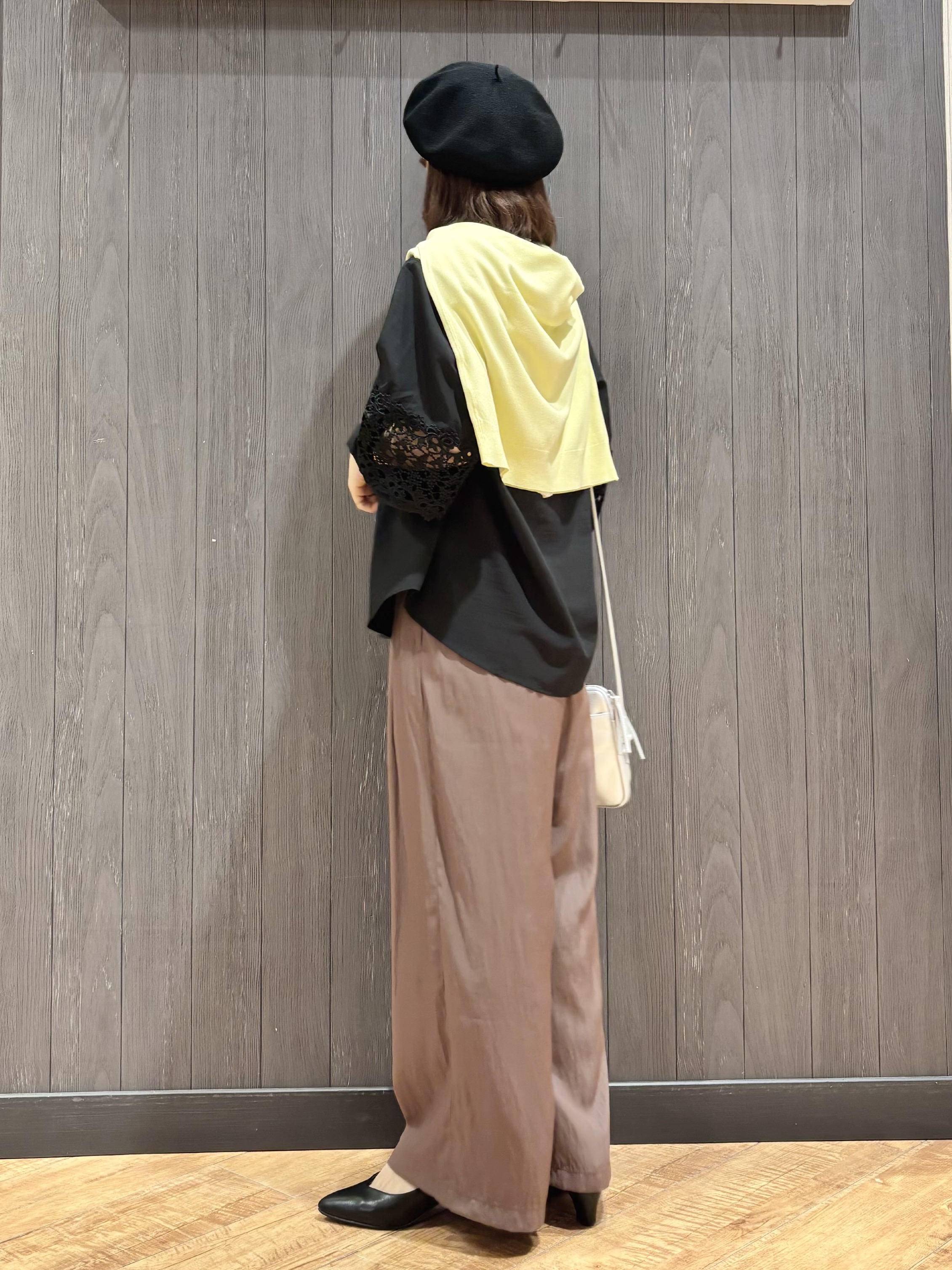 meiさんの「SHOO･LA･RUE｜【洗濯機可/7分袖】インせず着られる 透かし編み柄が上品な レース切替シャツ」を使ったコーディネート