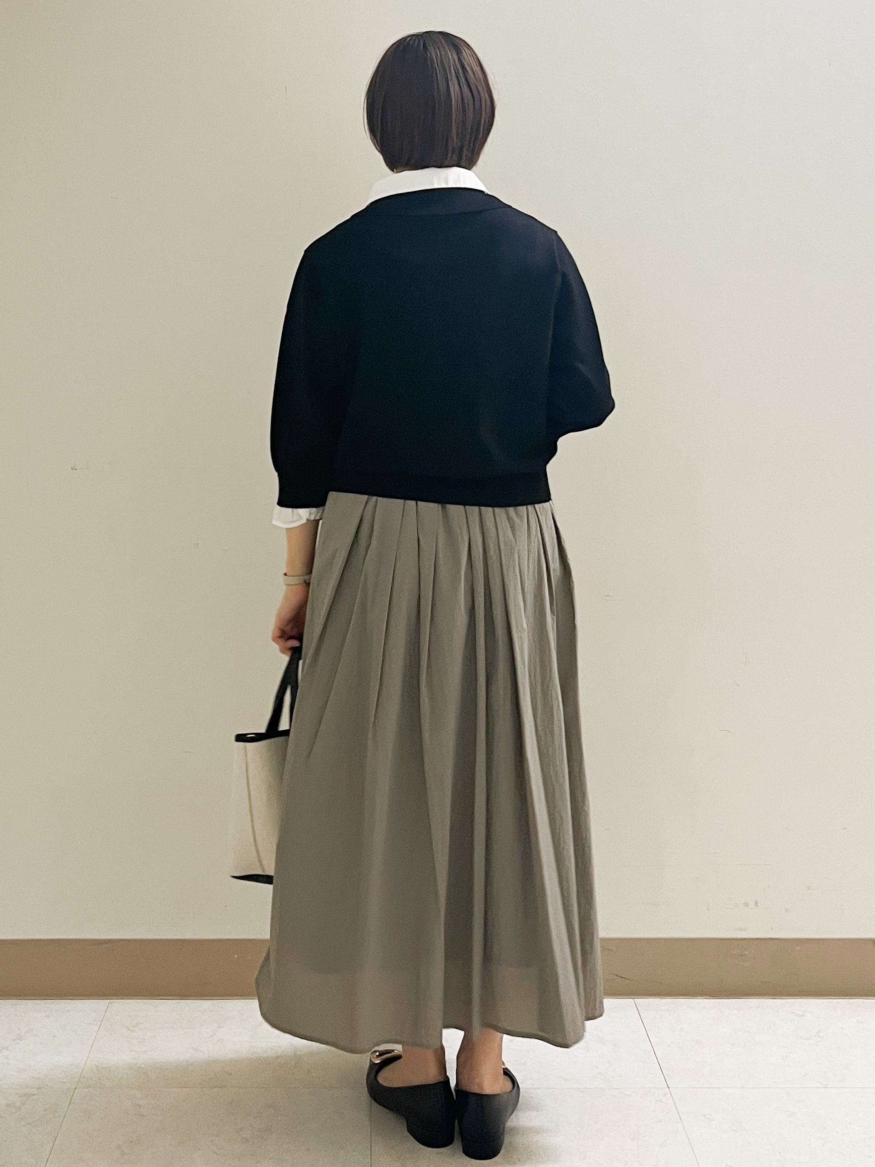 あかねさんの「OPAQUE.CLIP｜シャツレイヤード風ポロニット【洗濯機OK】」を使ったコーディネート