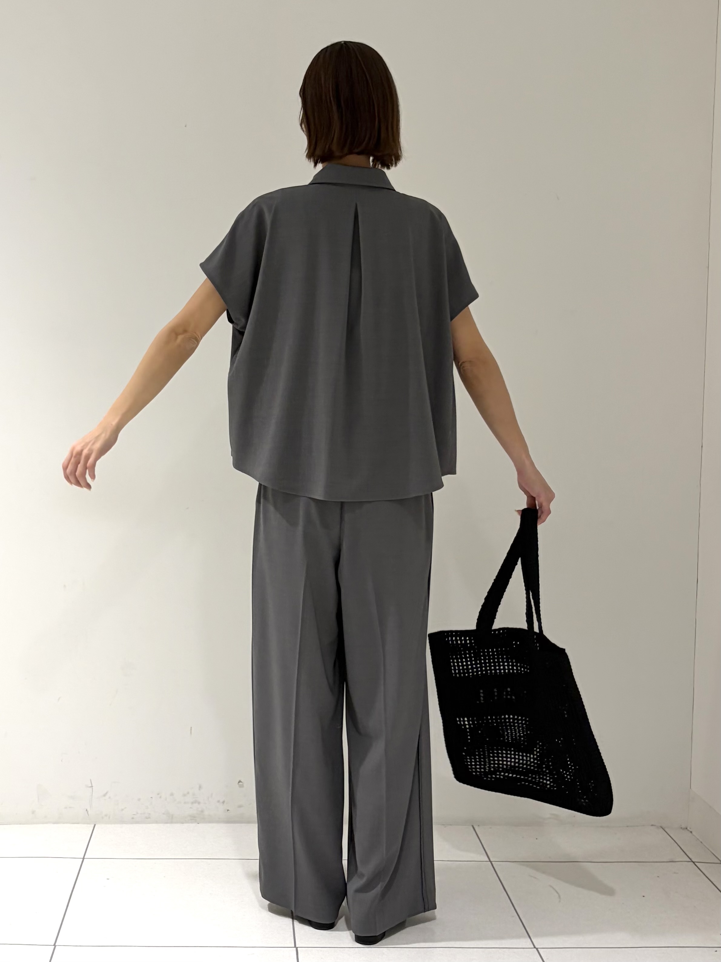 shioriさんの「INDIVI｜Comfy SET UP｜フレアスリーブブラウス【セットアップ対応／通勤／カセット服／接触冷感／UV」を使ったコーディネート