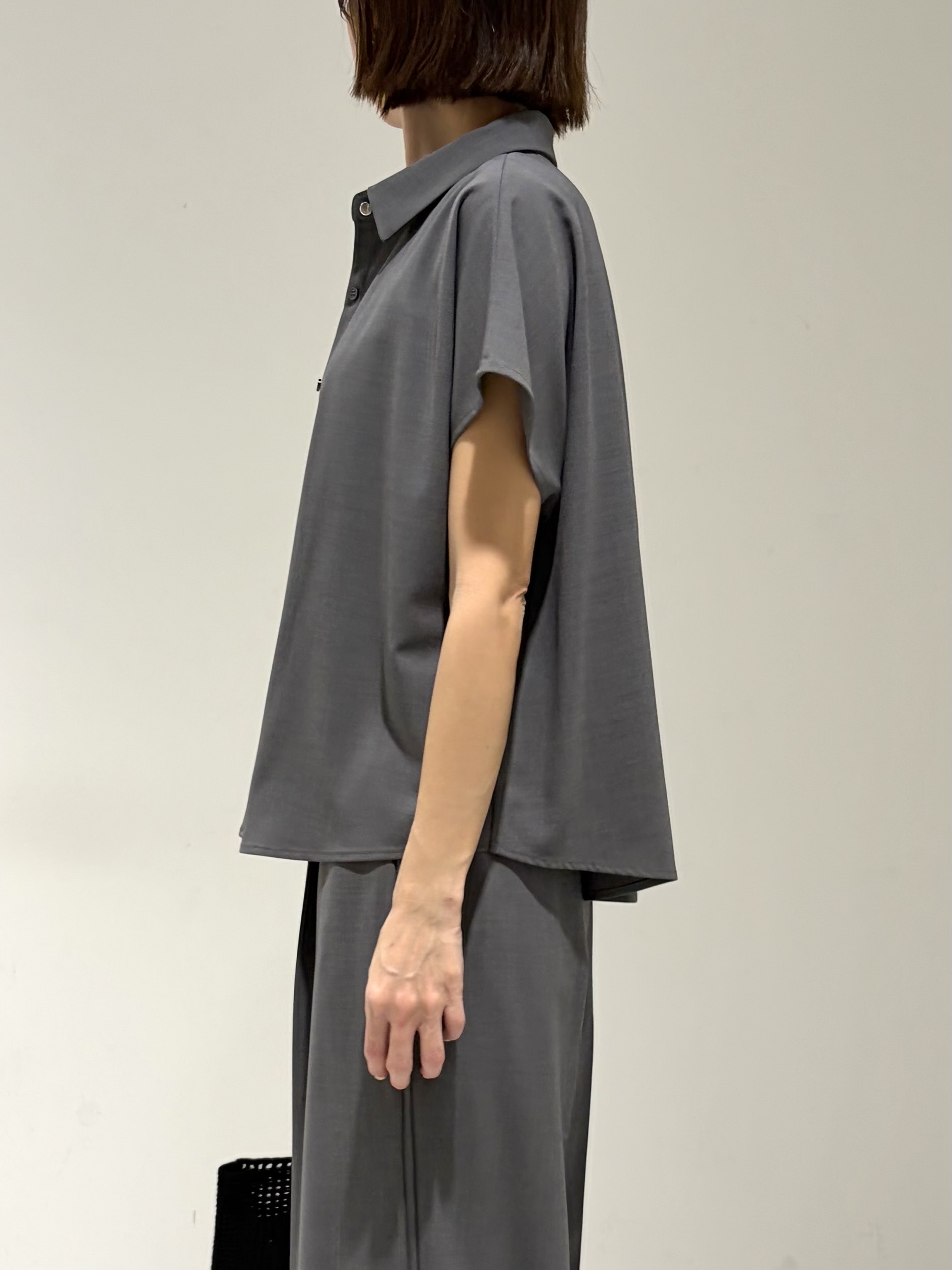 shioriさんの「INDIVI｜Comfy SET UP｜フレアスリーブブラウス【セットアップ対応／通勤／カセット服／接触冷感／UV」を使ったコーディネート