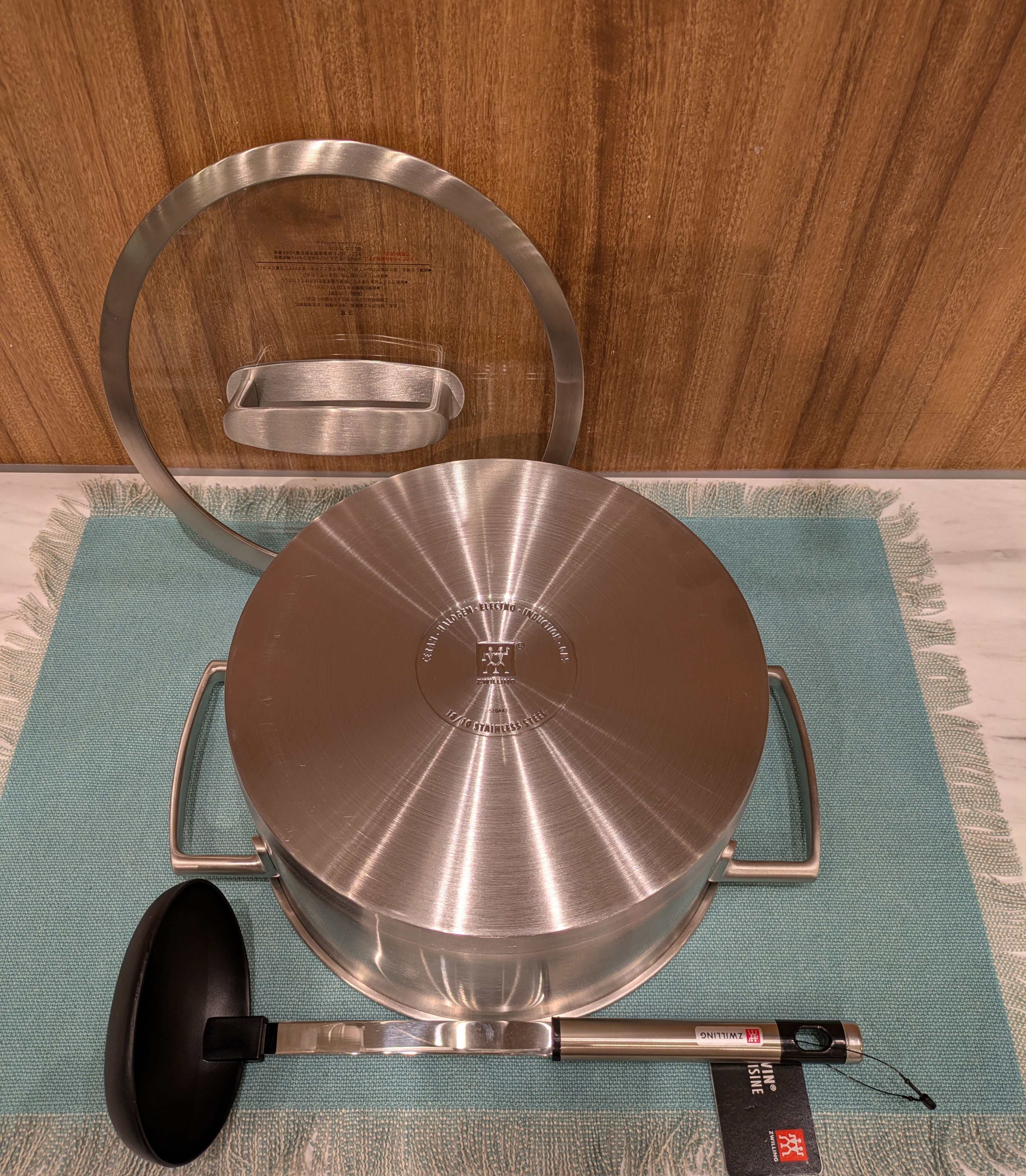 しょこさんの「212 KITCHEN STORE｜ナイロンターナー ＜ZWILLING  ツヴィリング＞」を使ったコーディネート