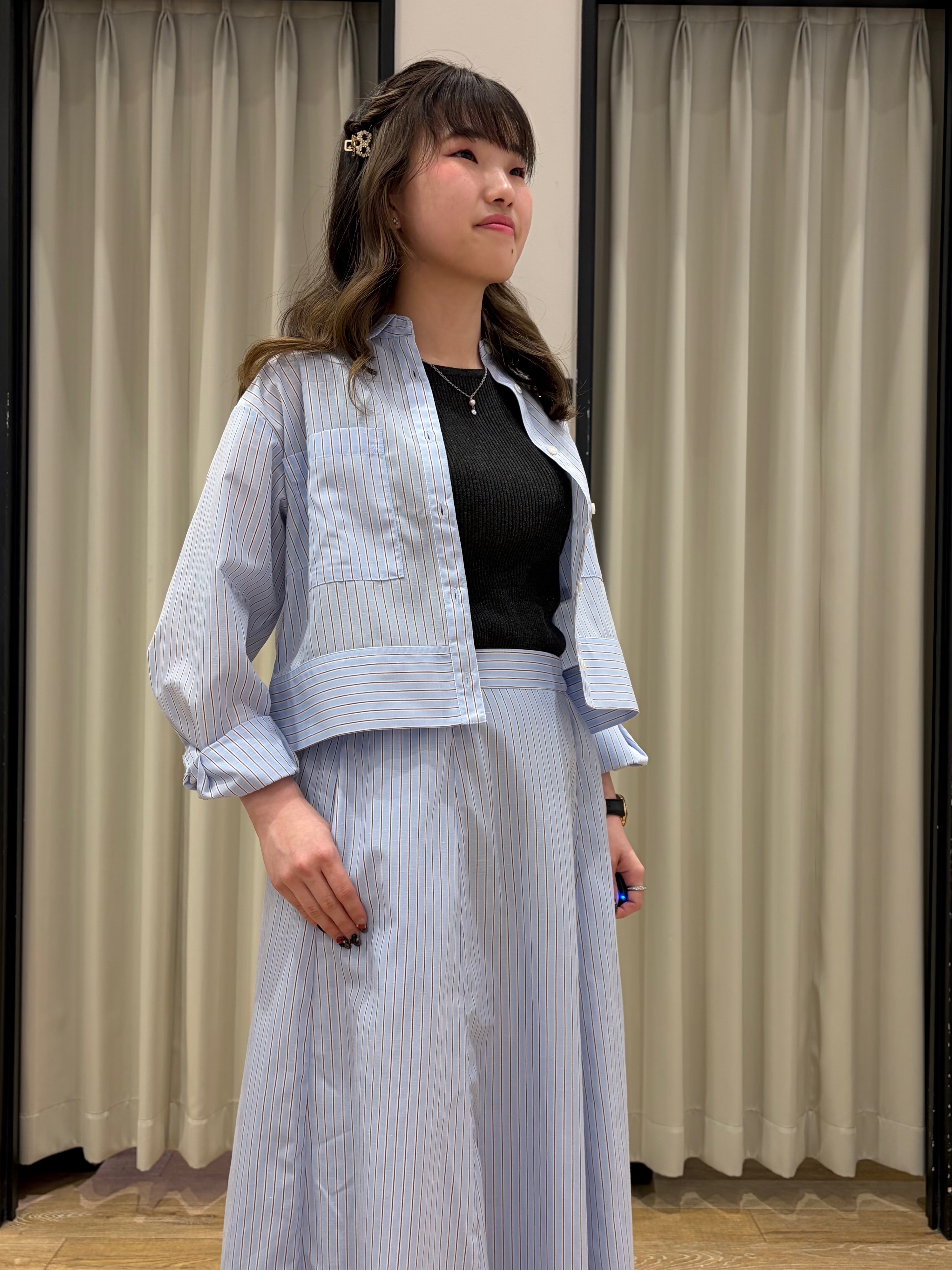 RUKAさんの「grove｜【貴島明日香さん着用／イージーケア／接触冷感】麻混クロップドシャツ」を使ったコーディネート