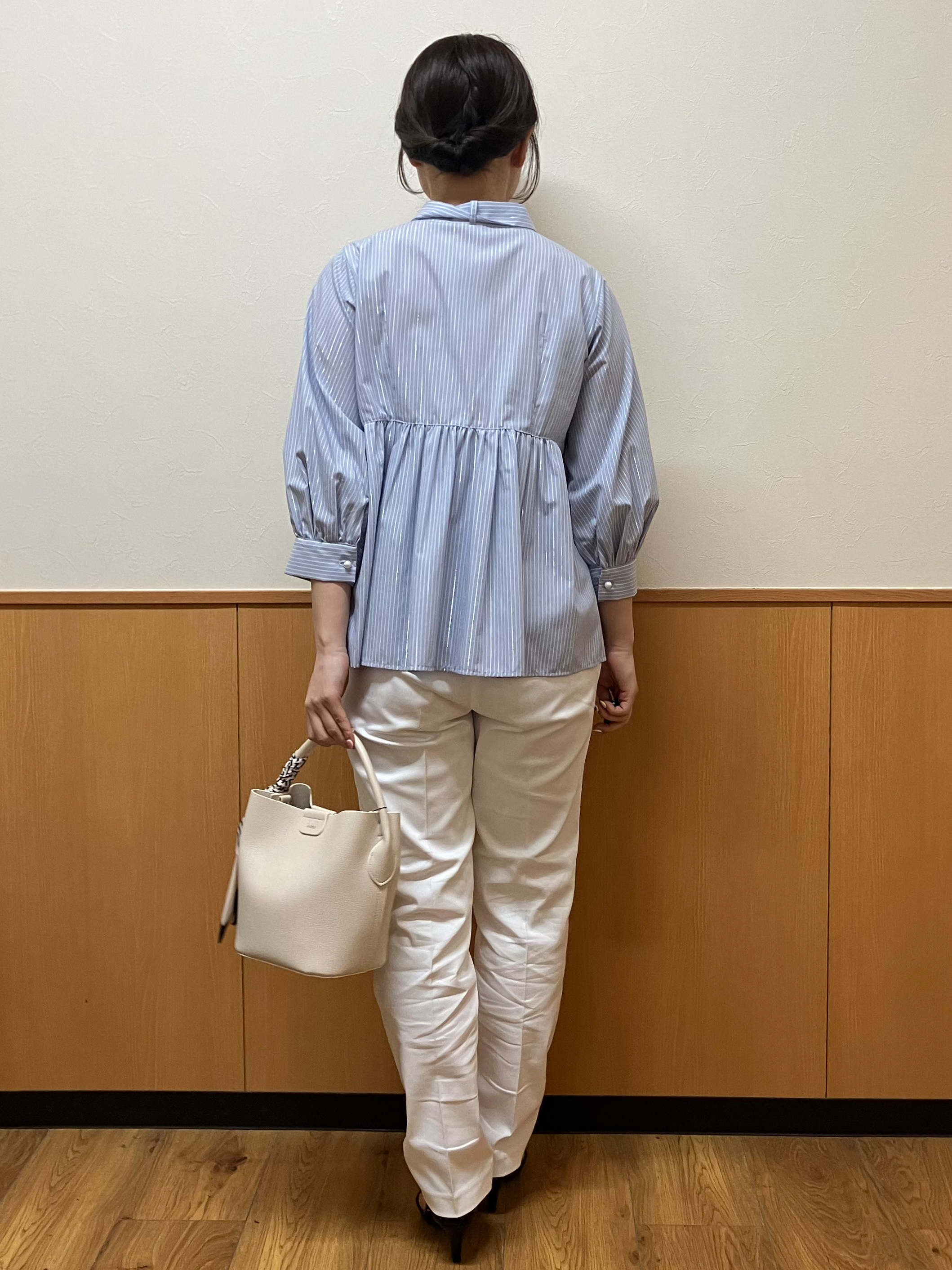 MAYUKIさんの「index｜ペプラムブラウス／ボウタイ取り外し可【洗濯機OK／イージーアイロン／防シワ】《XS～LL／8col》」を使ったコーディネート