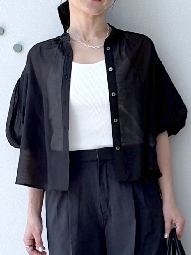 yoshikadoさんの「DRESSTERIOR｜【1枚で着映え/ウォッシャブル】スタンドフリルボリュームスリーブブラウス」を使ったコーディネート